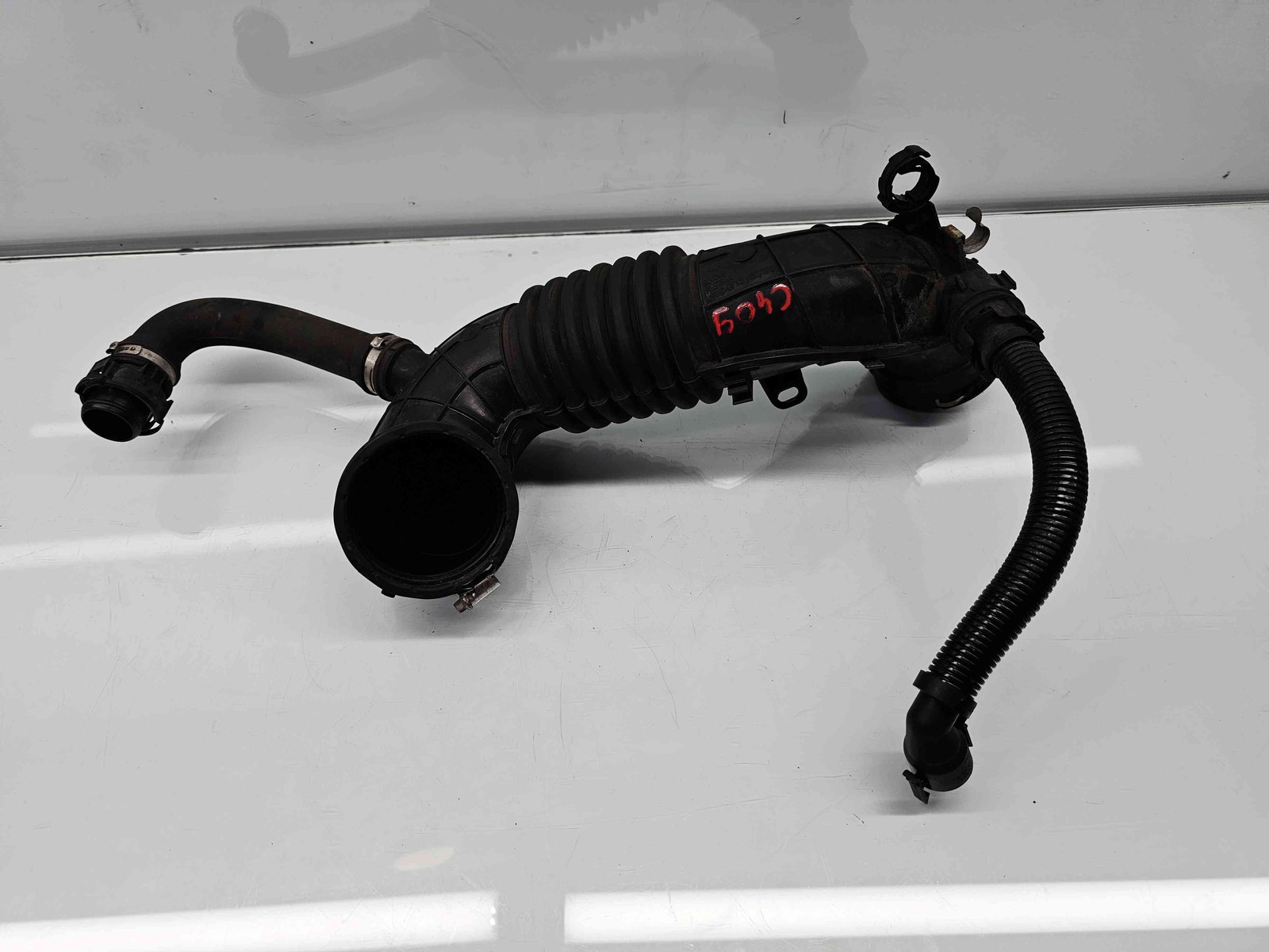 Tub admisie aer Bmw 1 (F20) [Fabr 2011-2017] 586509 2.0 N47D 85KW / 116CP - imagine 1