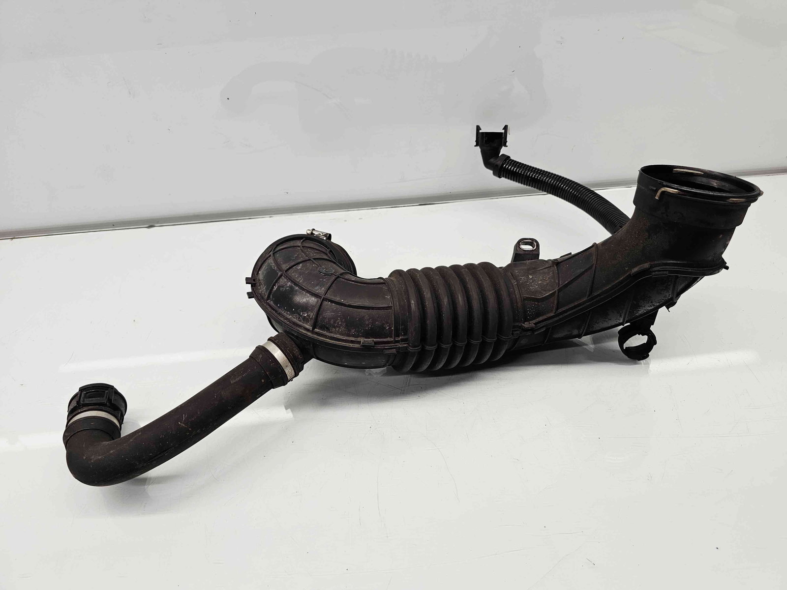 Tub admisie aer Bmw 1 (F20) [Fabr 2011-2017] 586509 2.0 N47D 85KW / 116CP - imagine 5