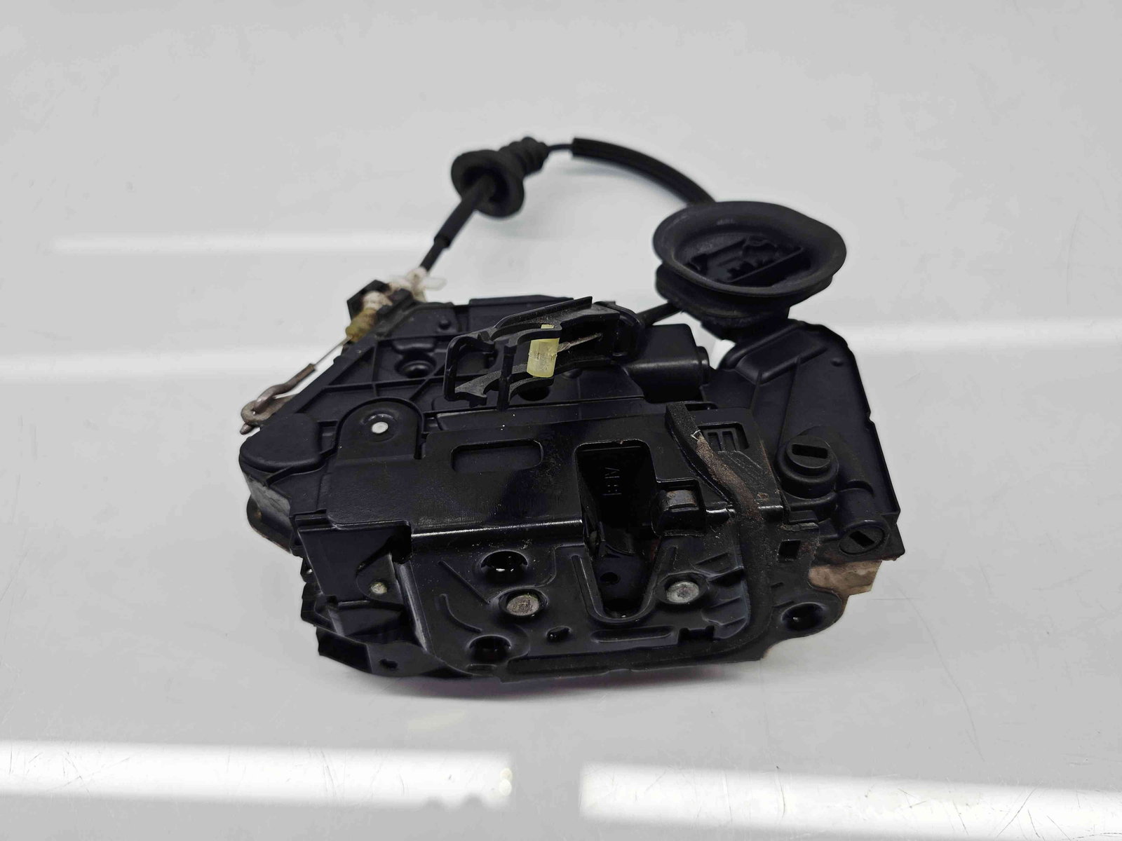 Broasca usa dreapta spate Volkswagen Golf 6 (5K1) GTI [Fabr 2009-2013] 5K4839016H - imagine 1