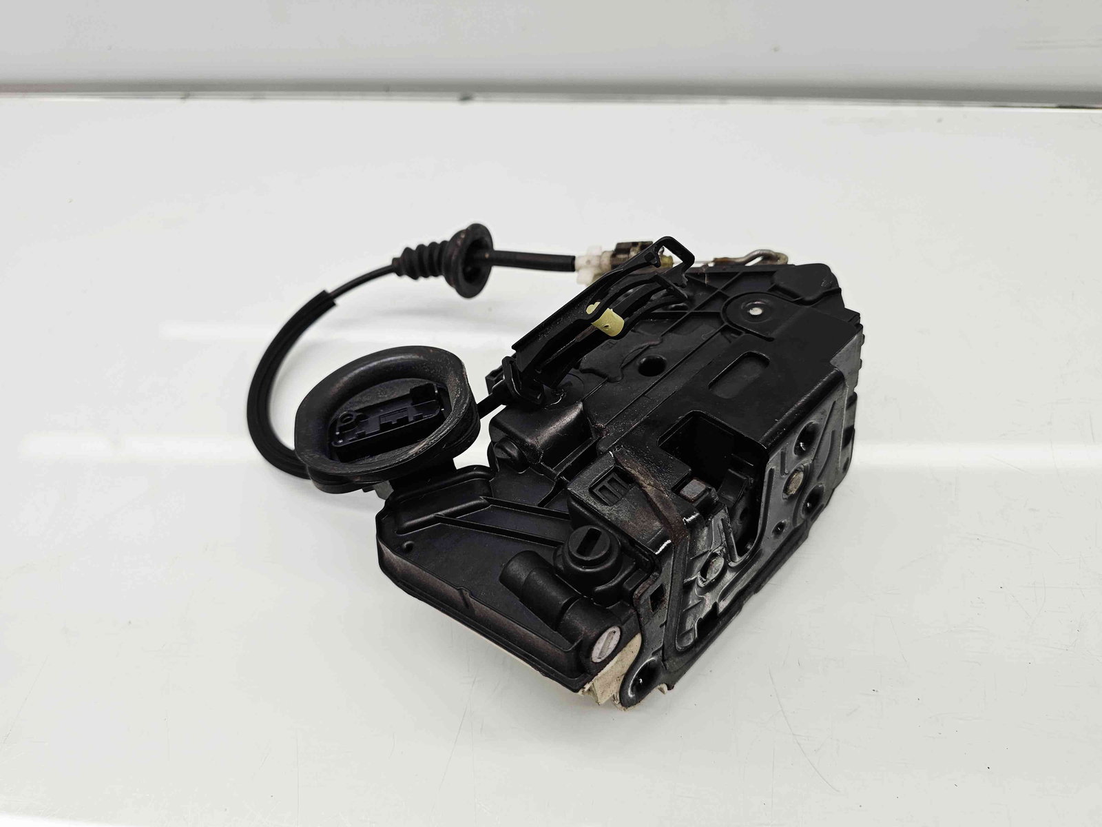 Broasca usa stanga spate Volkswagen Golf 6 (5K1) GTI [Fabr 2009-2013] 5K4839015H - imagine 1