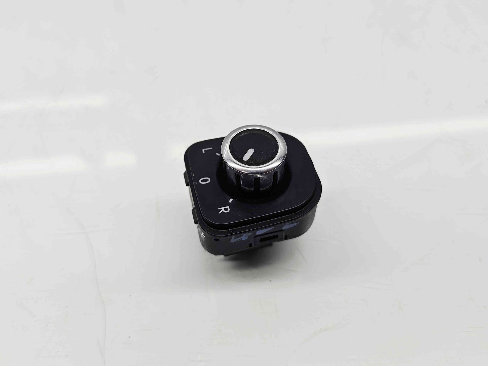 Buton reglaj oglinzi Volkswagen Golf 6 (5K1) GTI [Fabr 2009-2013] 5K2959565 - imagine 1