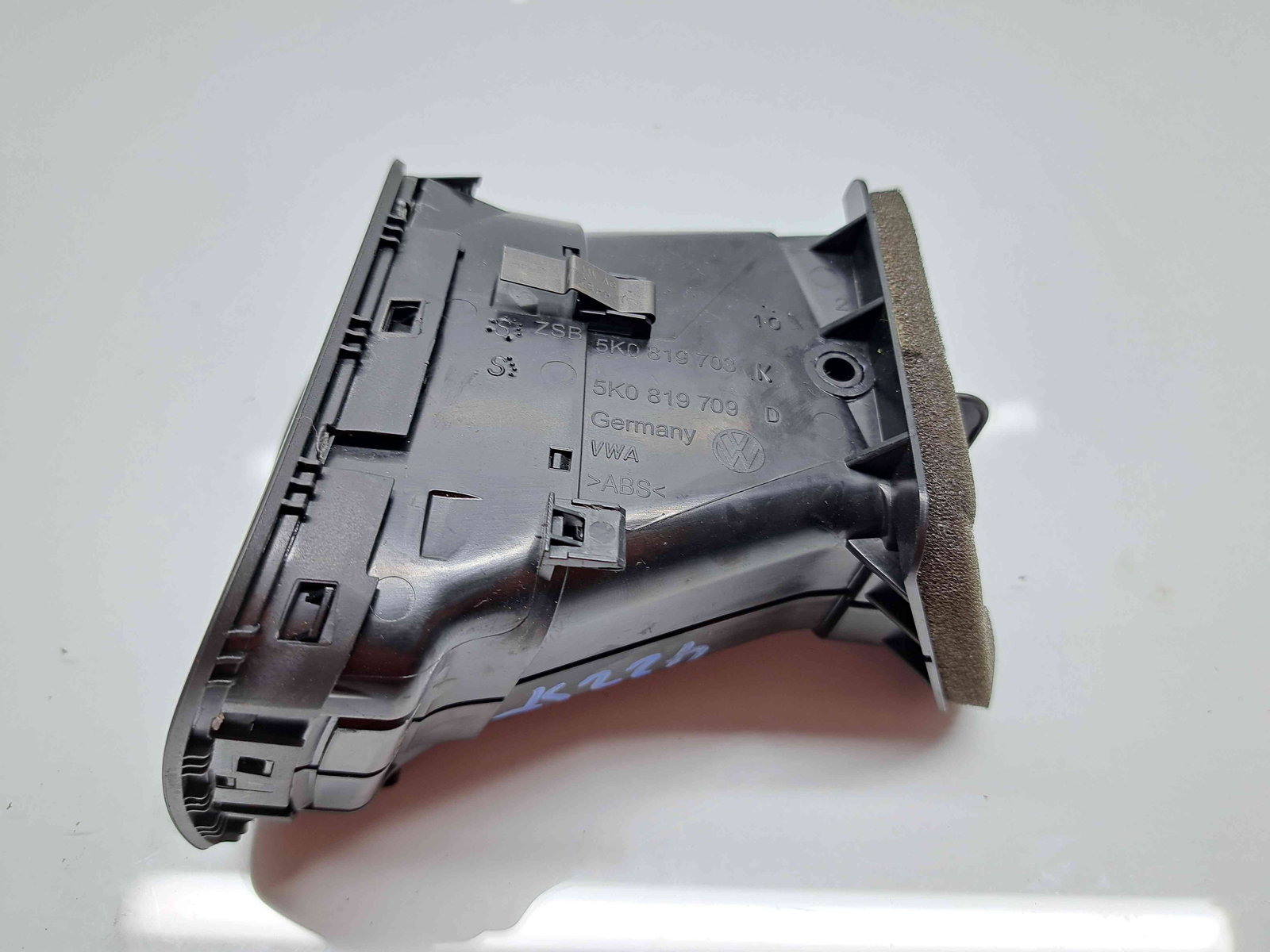 Grila aerisire stanga Volkswagen Golf 6 (5K1) GTI [Fabr 2009-2013] 5K0819703K - imagine 2