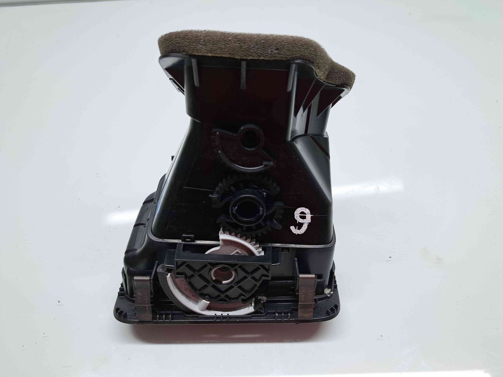 Grila aerisire stanga Volkswagen Golf 6 (5K1) GTI [Fabr 2009-2013] 5K0819703K - imagine 4