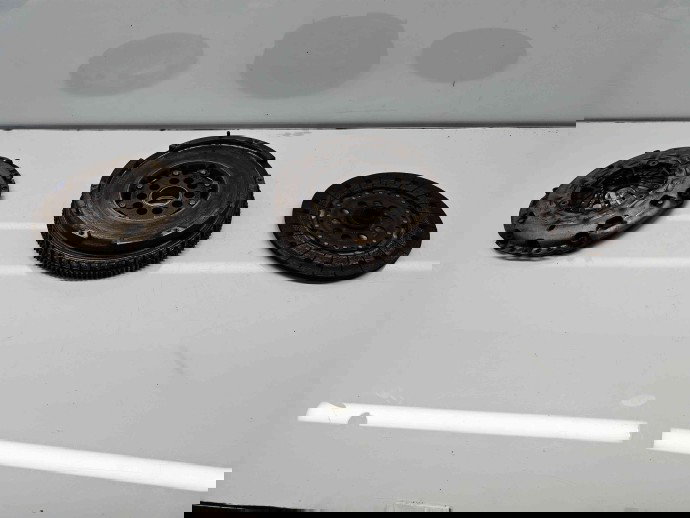 Kit ambreiaj volanta masa dubla Volvo V40 II Rdesign [Fabr 2013-2019] 2.0 Benz B4204T31437170 90KW / 122CP