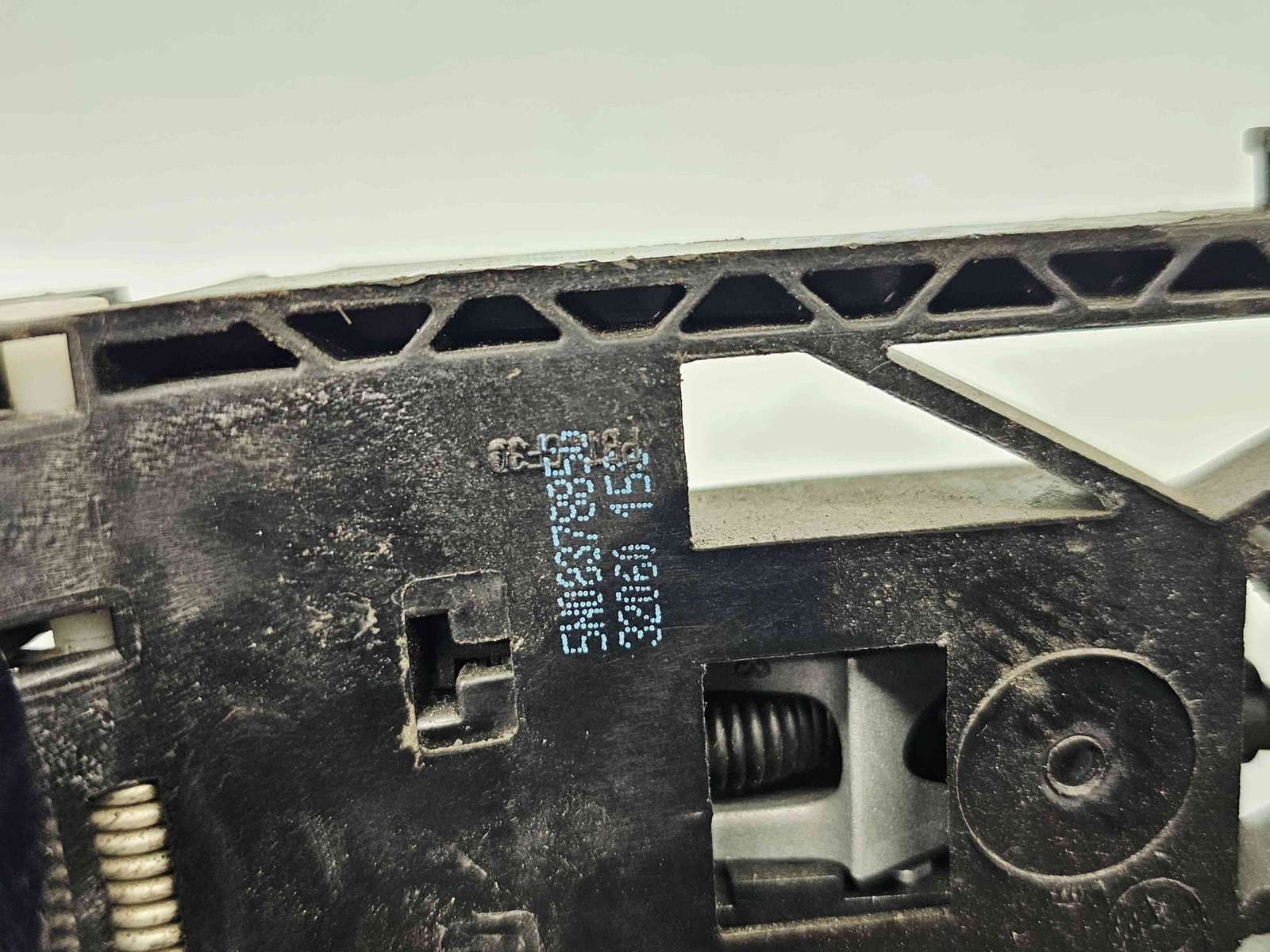 Maner usa dreapta fata Volkswagen Golf 6 (5K1) GTI [Fabr 2009-2013] LD5Q - imagine 3