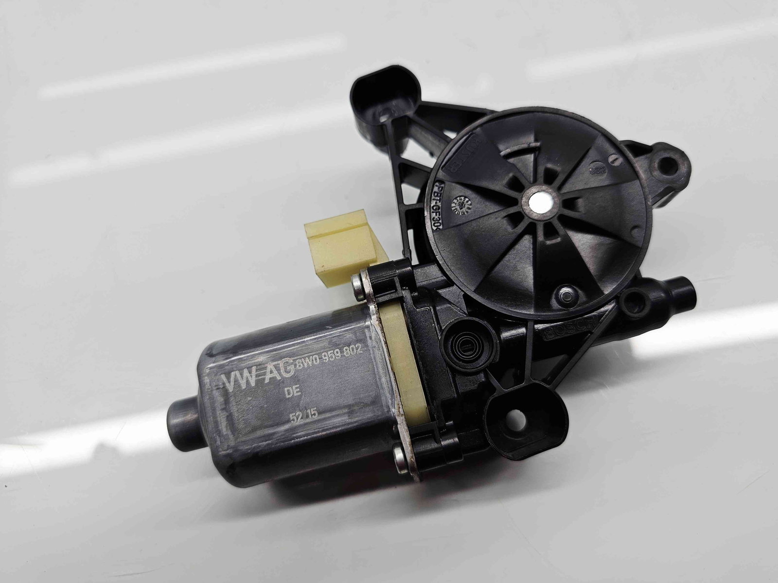 Motoras geam dreapta fata Audi A4 (8W2, B9) [Fabr 2015-2023] 8W0959802 - imagine 4