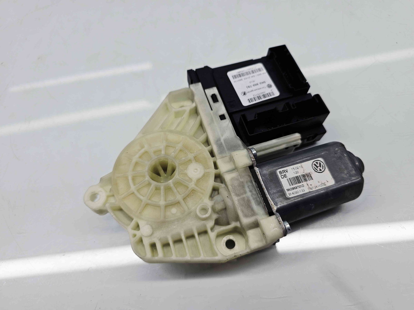 Motoras geam dreapta fata Volkswagen Golf 6 (5K1) GTI [Fabr 2009-2013] 5K0959701D - imagine 3