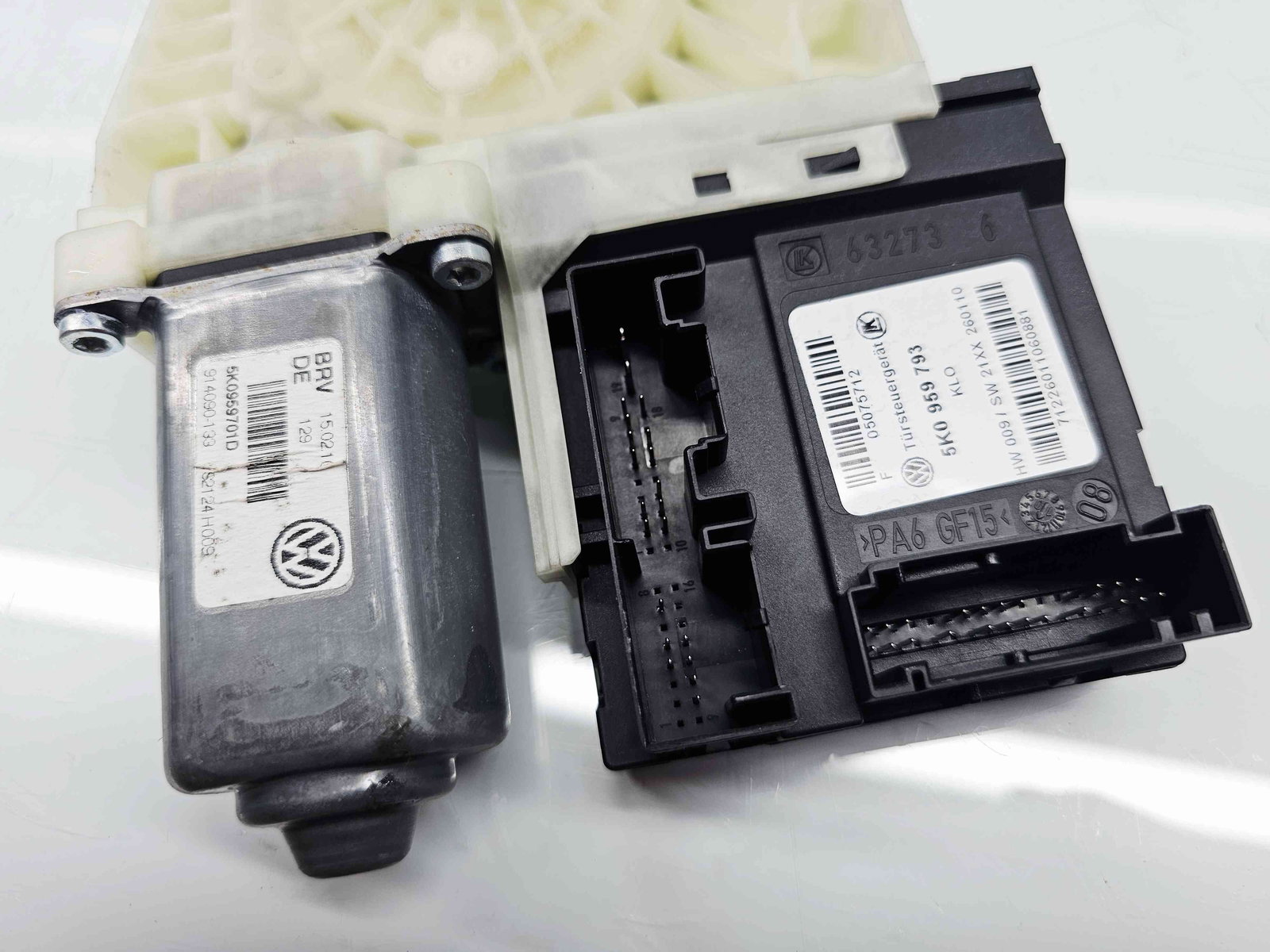 Motoras geam dreapta fata Volkswagen Golf 6 (5K1) GTI [Fabr 2009-2013] 5K0959701D - imagine 5