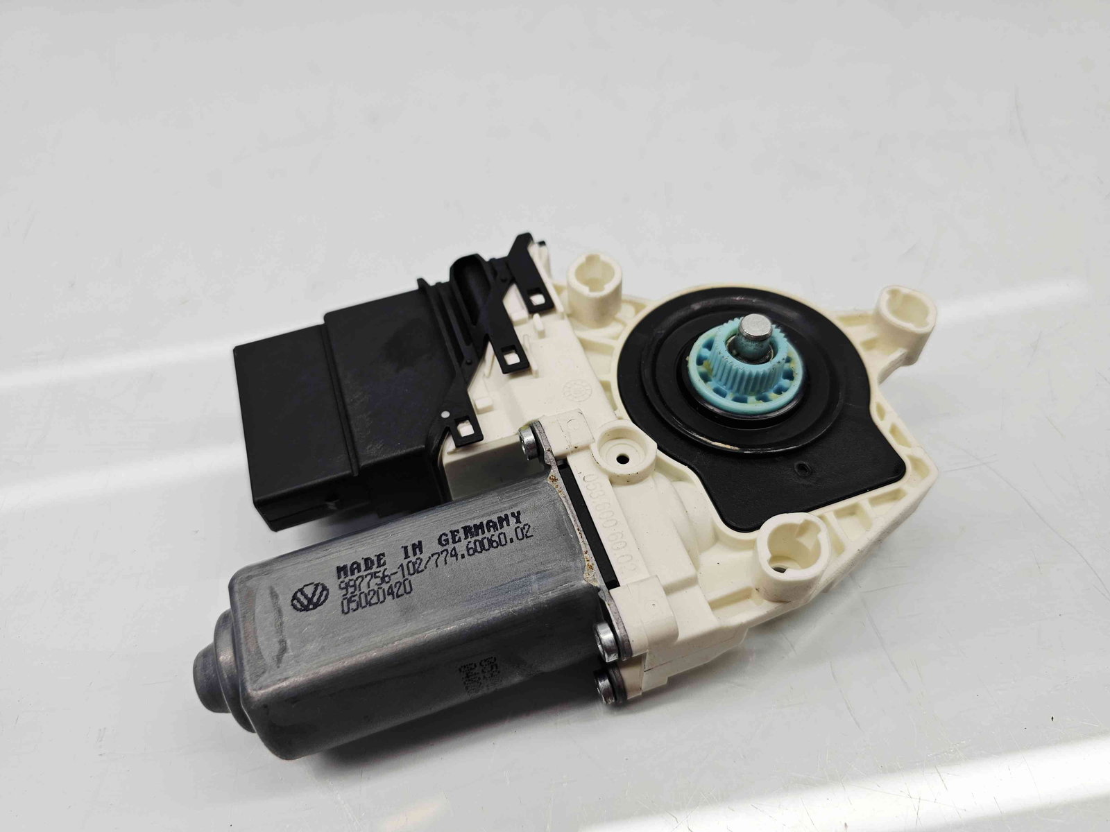 Motoras geam dreapta spate Volkswagen Golf 6 (5K1) GTI [Fabr 2009-2013] 5K0959704C - imagine 1