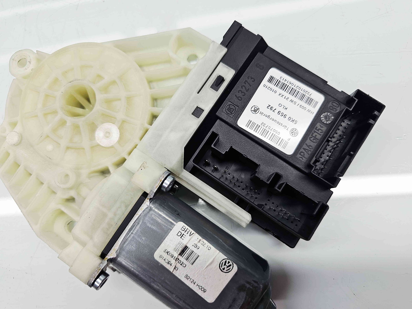 Motoras geam stanga fata Volkswagen Golf 6 (5K1) GTI [Fabr 2009-2013] 5K0959702D - imagine 5