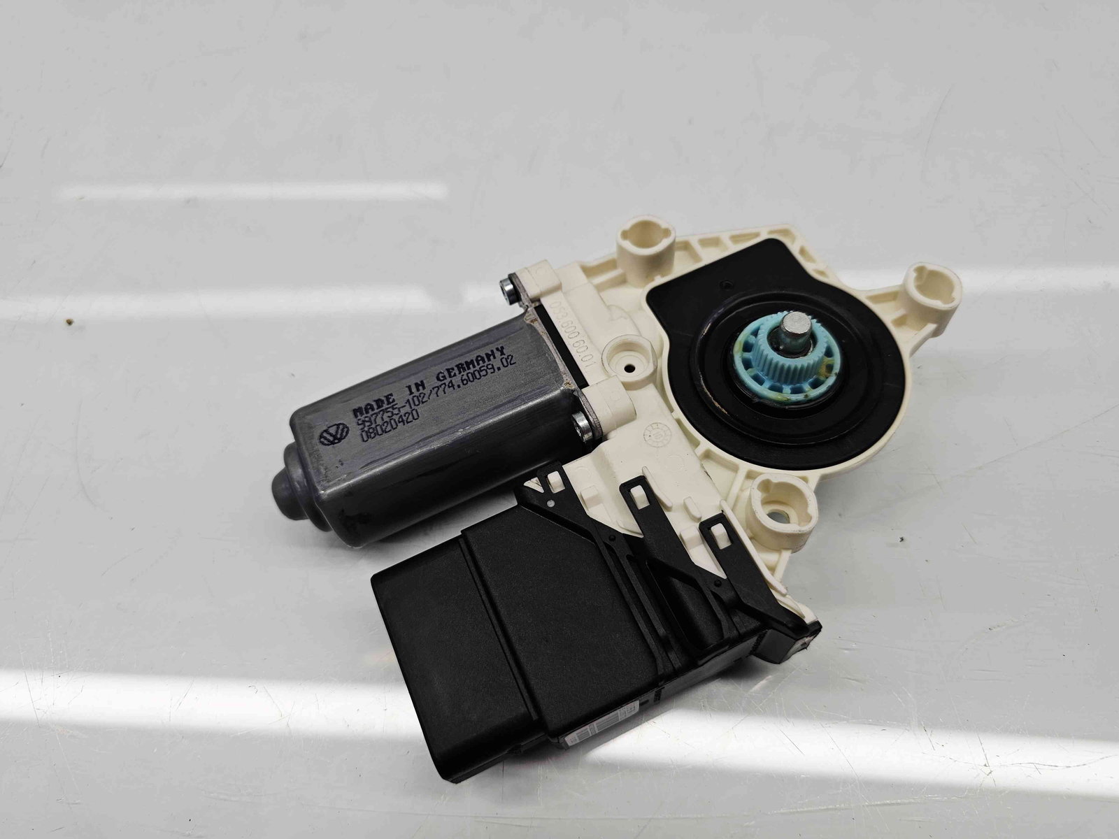 Motoras geam stanga spate Volkswagen Golf 6 (5K1) GTI [Fabr 2009-2013] 5K0959703C - imagine 1