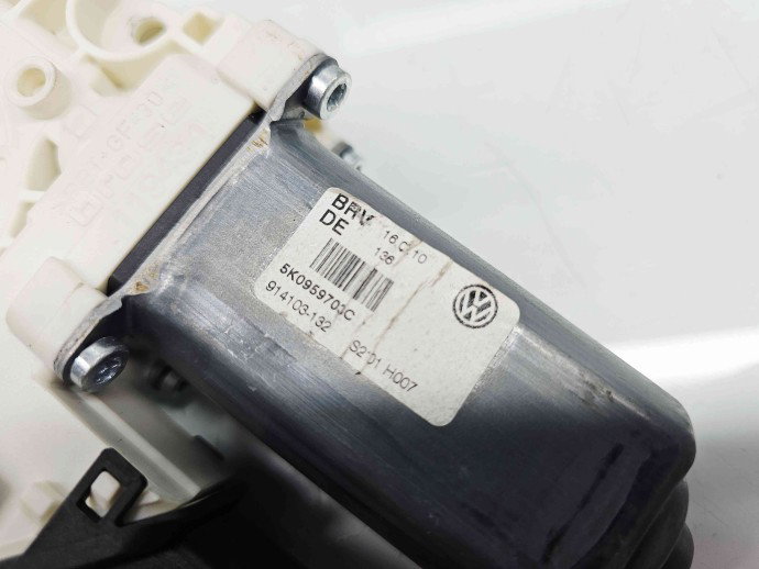 Motoras geam stanga spate Volkswagen Golf 6 (5K1) GTI [Fabr 2009-2013] 5K0959703C