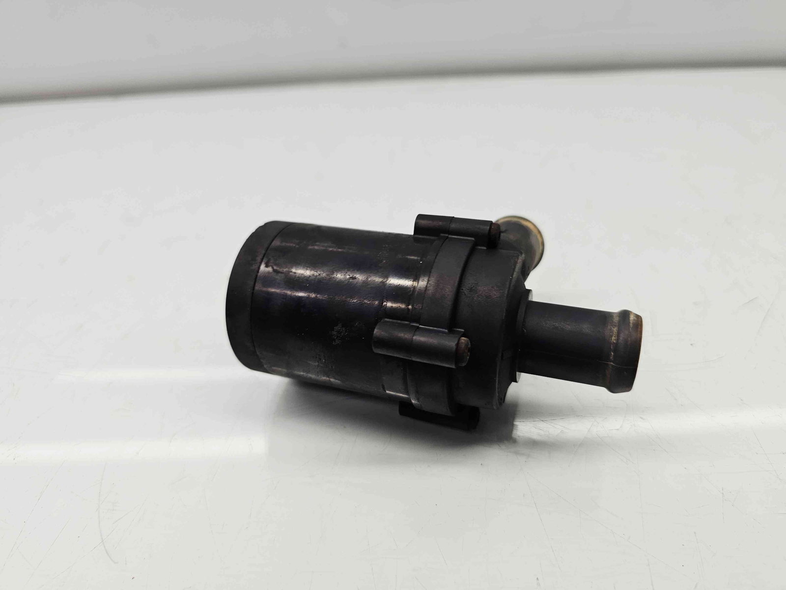 Pompa recirculare apa Volkswagen Golf 6 (5K1) GTI [Fabr 2009-2013] 1K0965561J 2.0 TFSI CCZB 155KW / 210CP - imagine 4