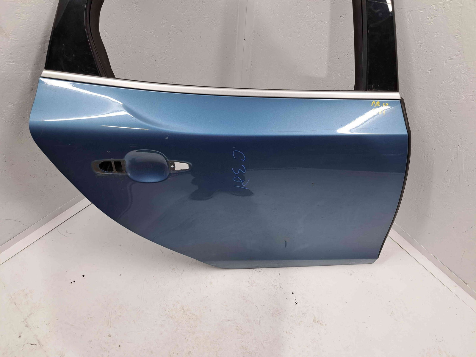 Usa dreapta spate Volvo V40 II Rdesign [Fabr 2013-2019] 713 POWER BLUE METAL - imagine 4