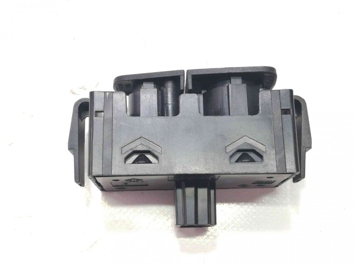 Buton avarii OEM Dacia Logan 2 1.5 K9K 2012-2022