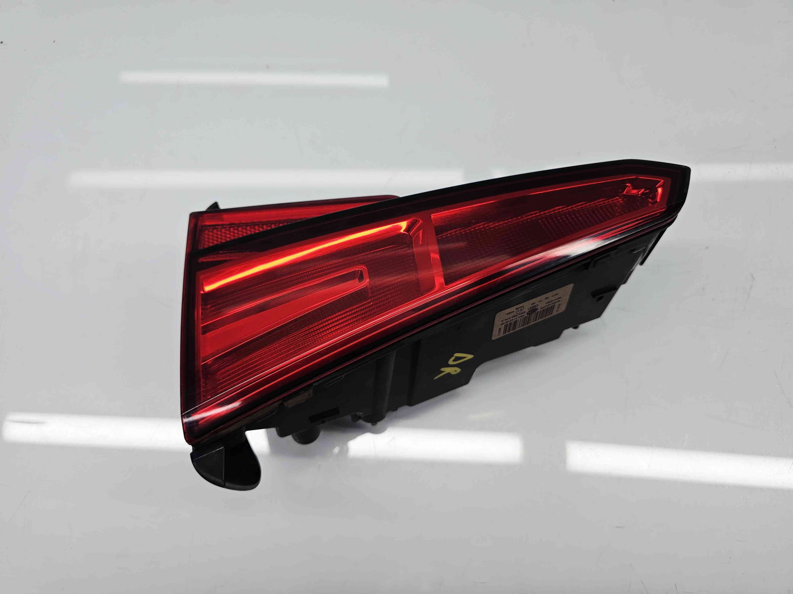 Stop haion dreapta Audi A4 (8W2, B9) [Fabr 2015-2023] 8W5945076A - imagine 8