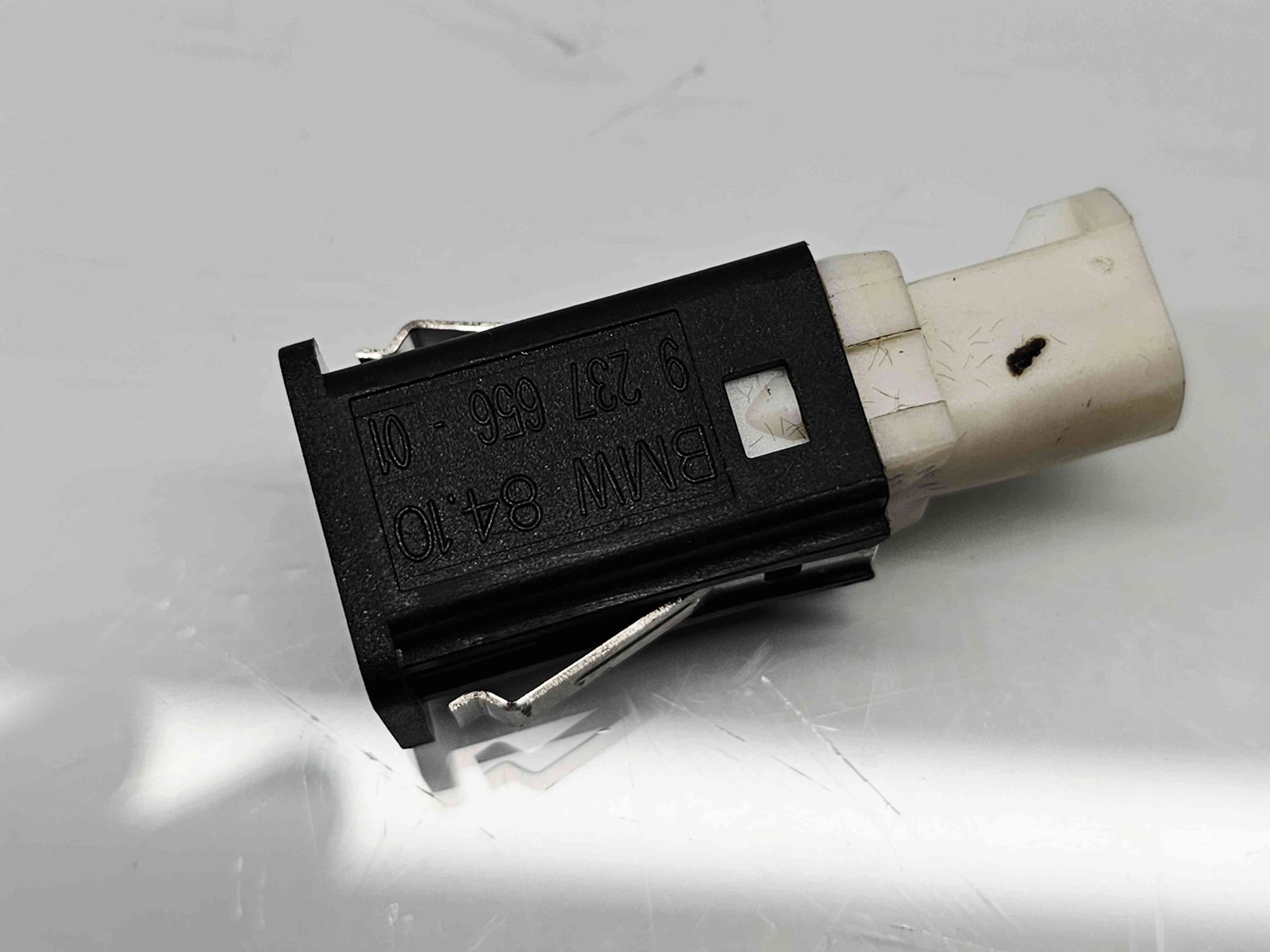 Conector auxiliar USB Bmw 5 (F10) [Fabr 2011-2016] 9237656 - imagine 2