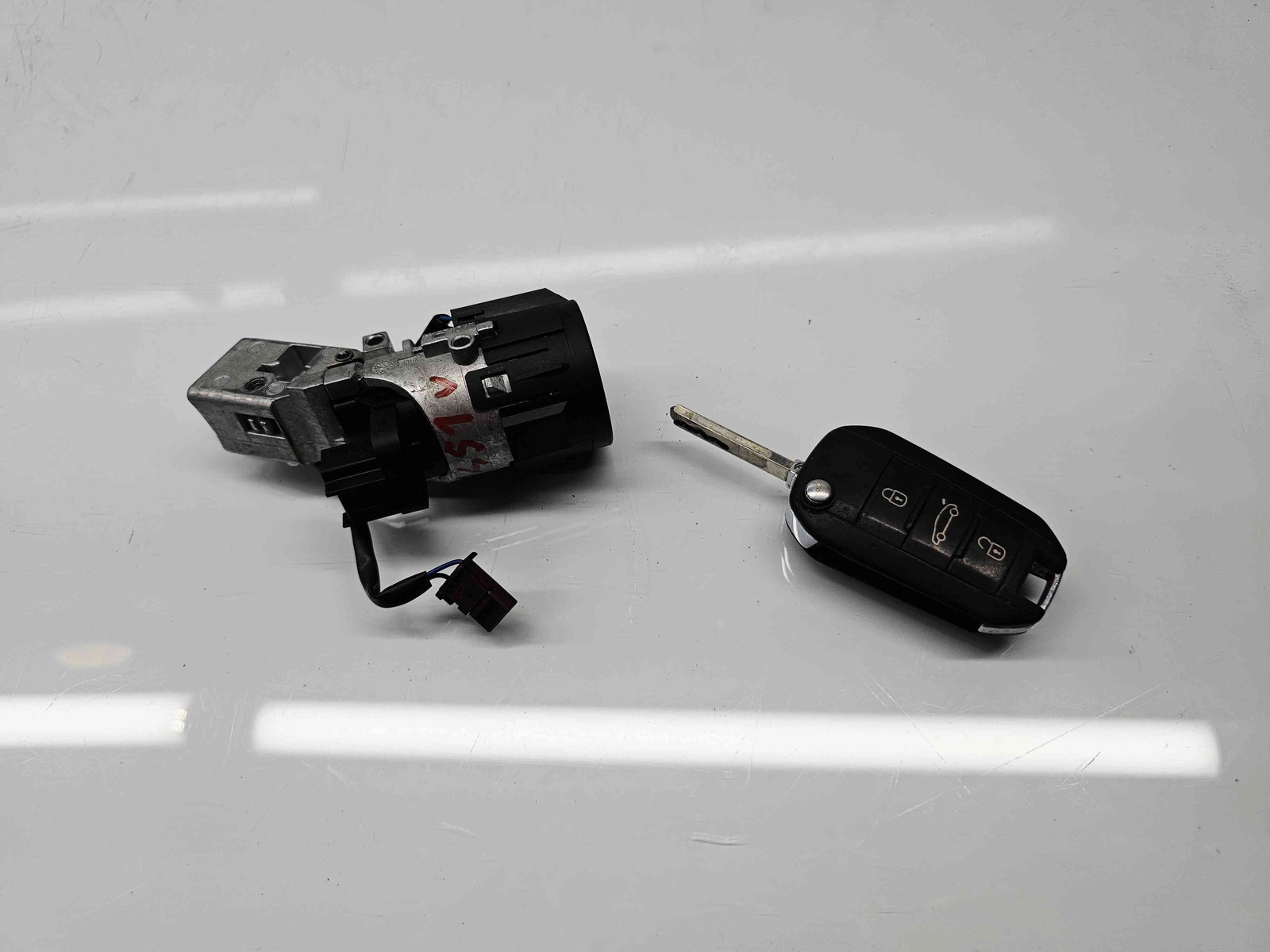 Contact cu cheie Peugeot 508 [Fabr 2010-2018] N0503823 2.0 HDI RHH120KW / 163CP - imagine 1