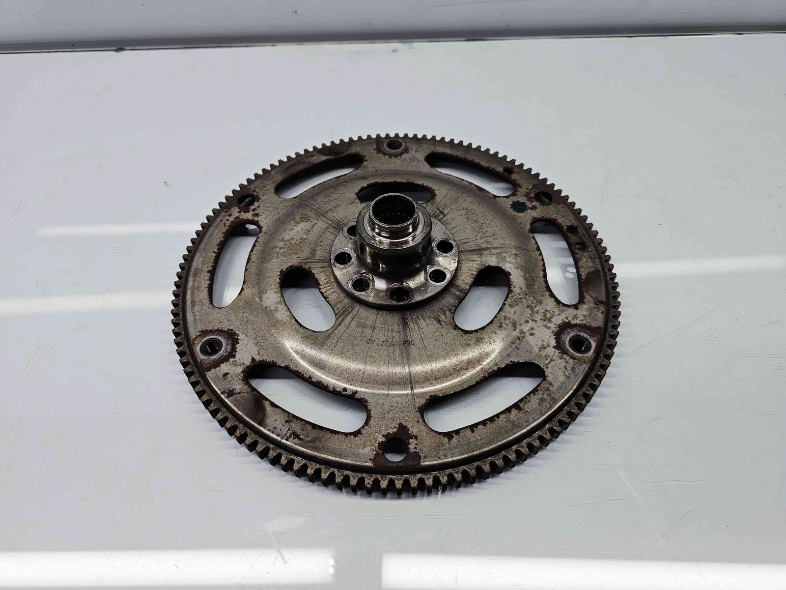 Coroana volanta Audi A4 (8W2, B9) [Fabr 2015-2023] 2.0 TDI DETA06H105323AD 140KW / 190CP - imagine 1