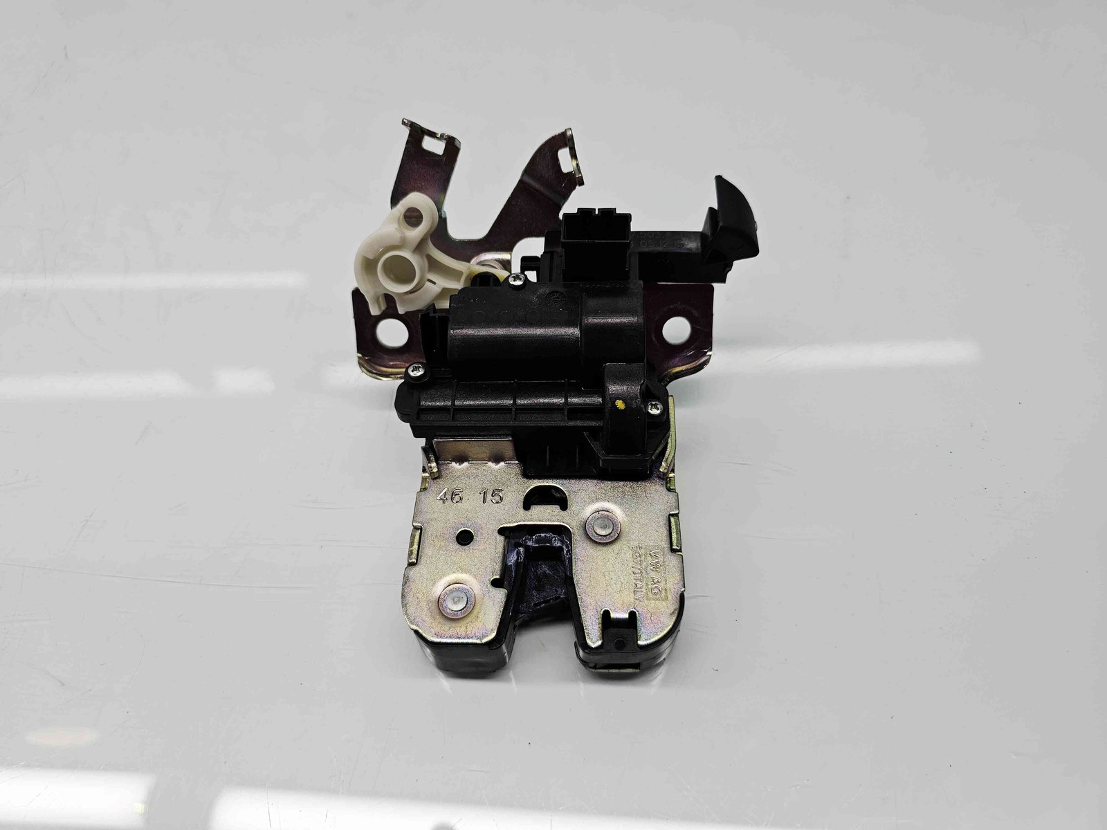 Broasca capota spate Audi A4 (8W2, B9) [Fabr 2015-2023] 3G0827503A - imagine 1