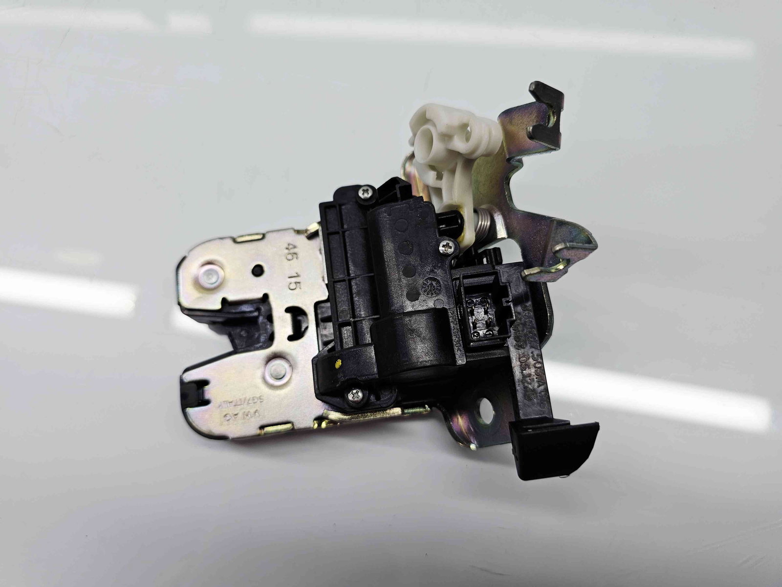 Broasca capota spate Audi A4 (8W2, B9) [Fabr 2015-2023] 3G0827503A - imagine 2