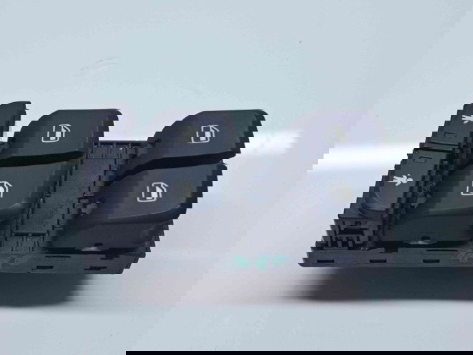  Butoane comanda geamuri sofer Audi Q3 (8UB) [Fabr 2011-2018] 8U0959851A