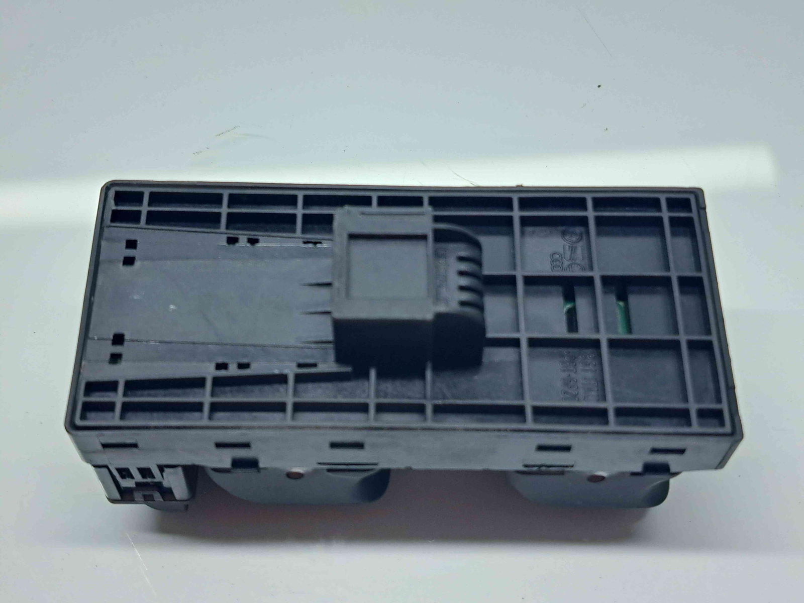 Butoane comanda geamuri sofer Audi Q3 (8UB) [Fabr 2011-2018] 8U0959851A - imagine 3