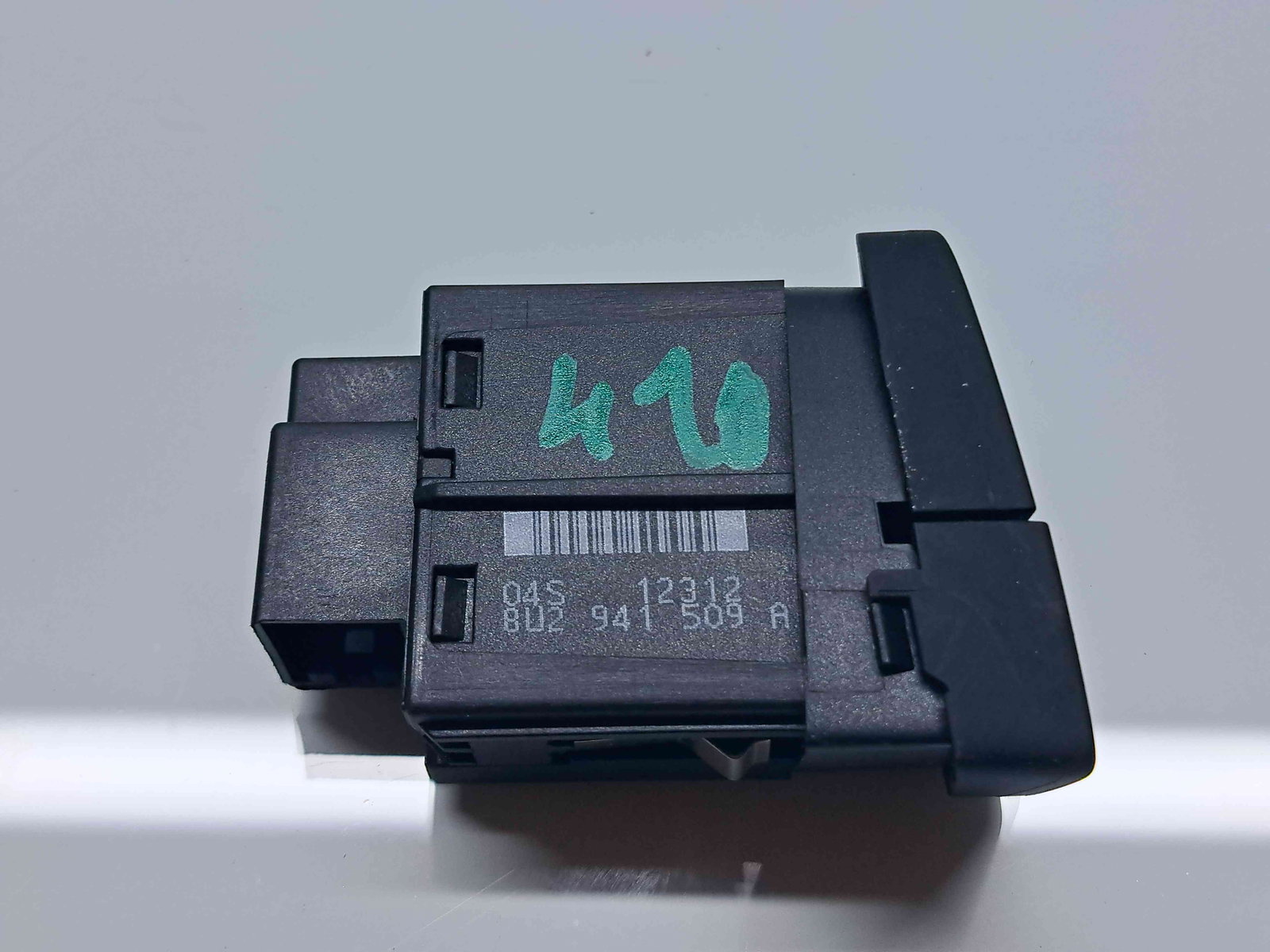 Buton avarii Audi Q3 (8UB) [Fabr 2011-2018] 8U2941509A - imagine 2