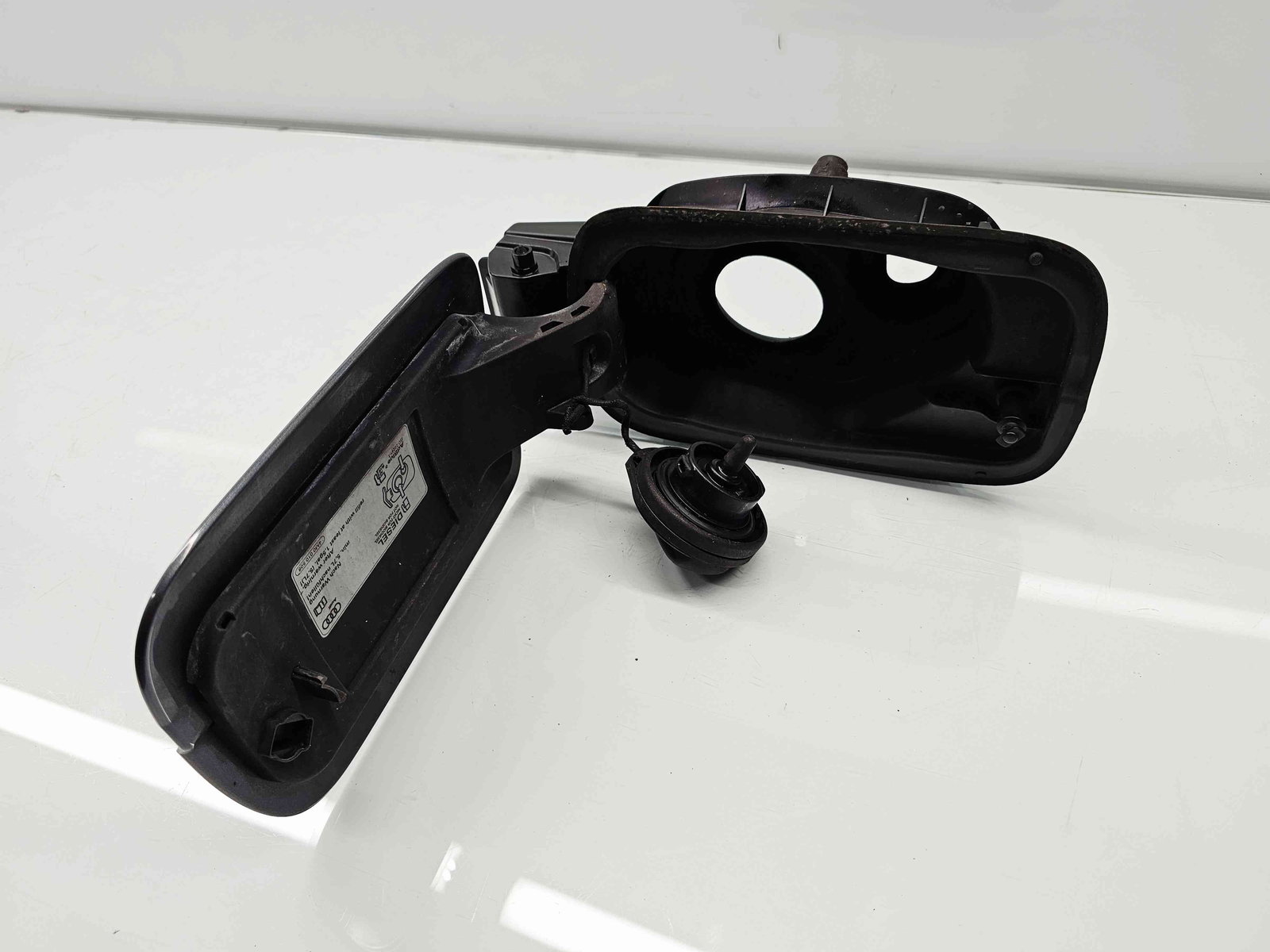 Capac rezervor Audi A4 (8W2, B9) [Fabr 2015-2023] LX7R - imagine 2