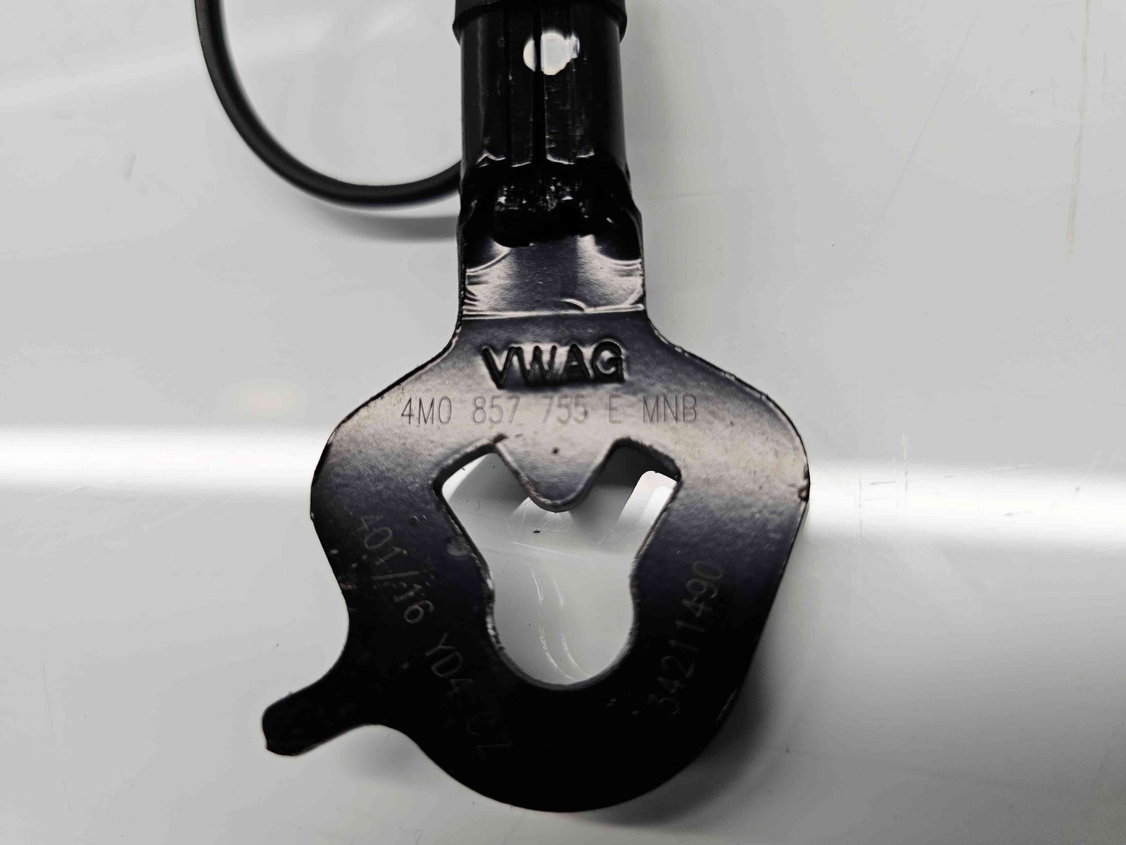 Capsa centura dreapta fata Audi A4 (8W2, B9) [Fabr 2015-2023] 4M0857755E - imagine 3