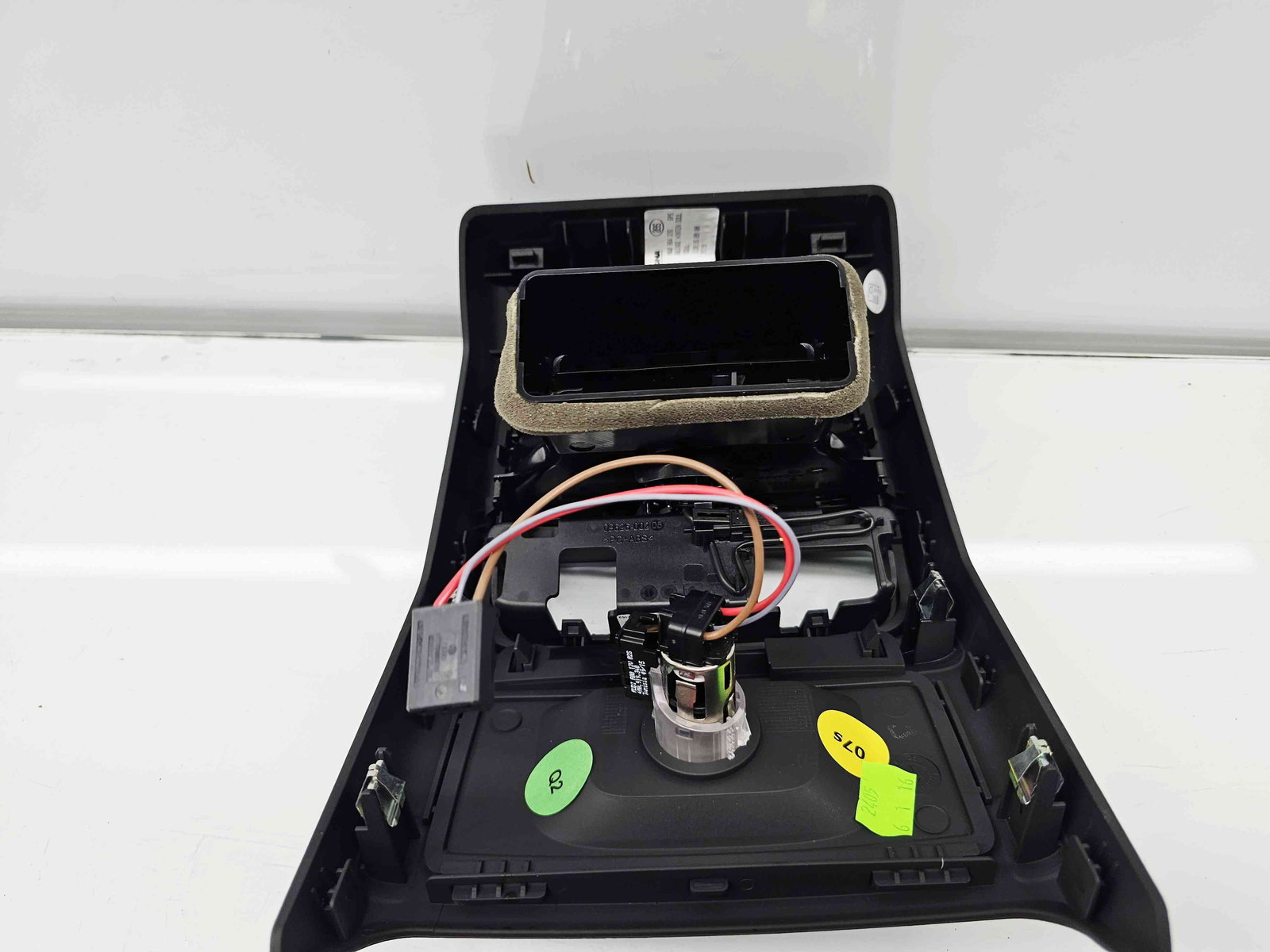 Grila aerisire spate Audi A4 (8W2, B9) [Fabr 2015-2023] 8W0864376 - imagine 3