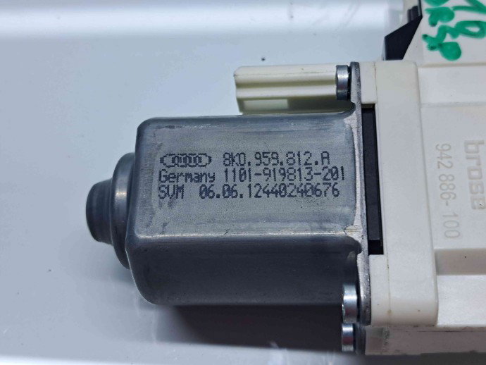 Motoras geam dreapta spate Audi Q3 (8UB) [Fabr 2011-2018] 8K0959812A