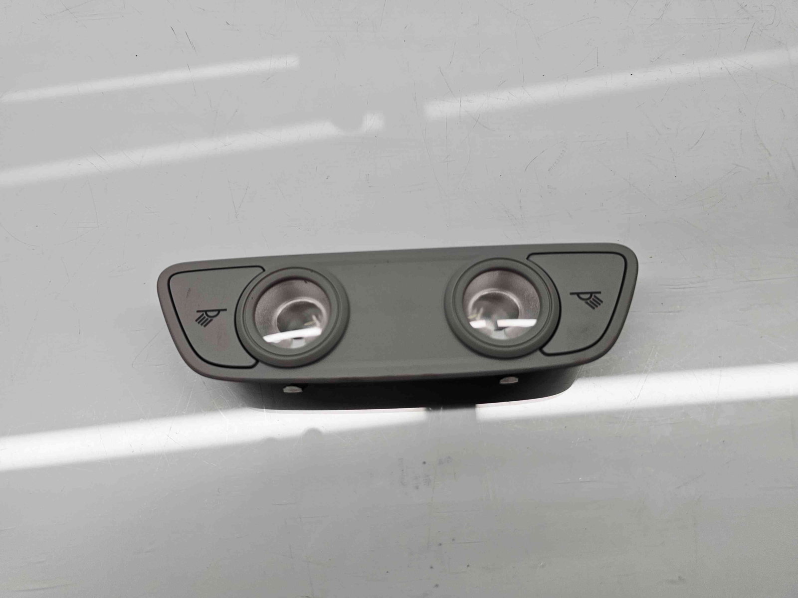 Plafoniera spate Audi A4 (8W2, B9) [Fabr 2015-2023] 8W0947111 - imagine 1