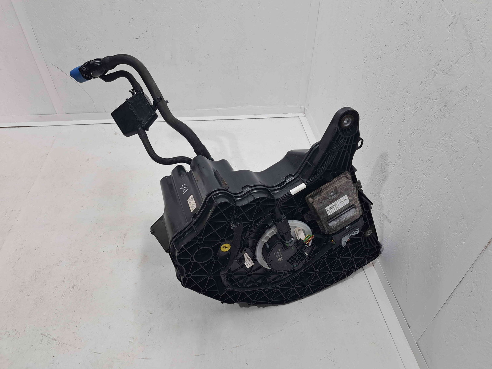 Rezervor Adblue Audi A4 (8W2, B9) [Fabr 2015-2023] 4067411AC - imagine 2