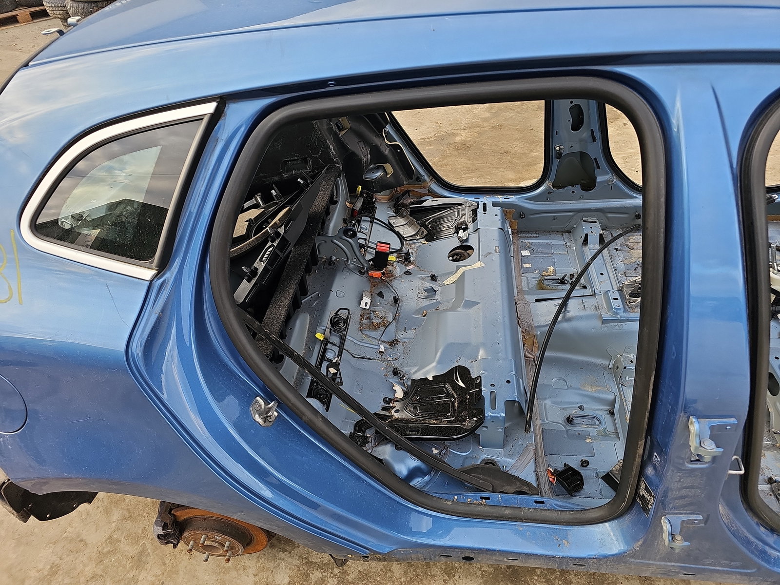 Cheder usa dreapta spate Volvo V40 Rdesign [Fabr 2013-2019] OEM - imagine 3