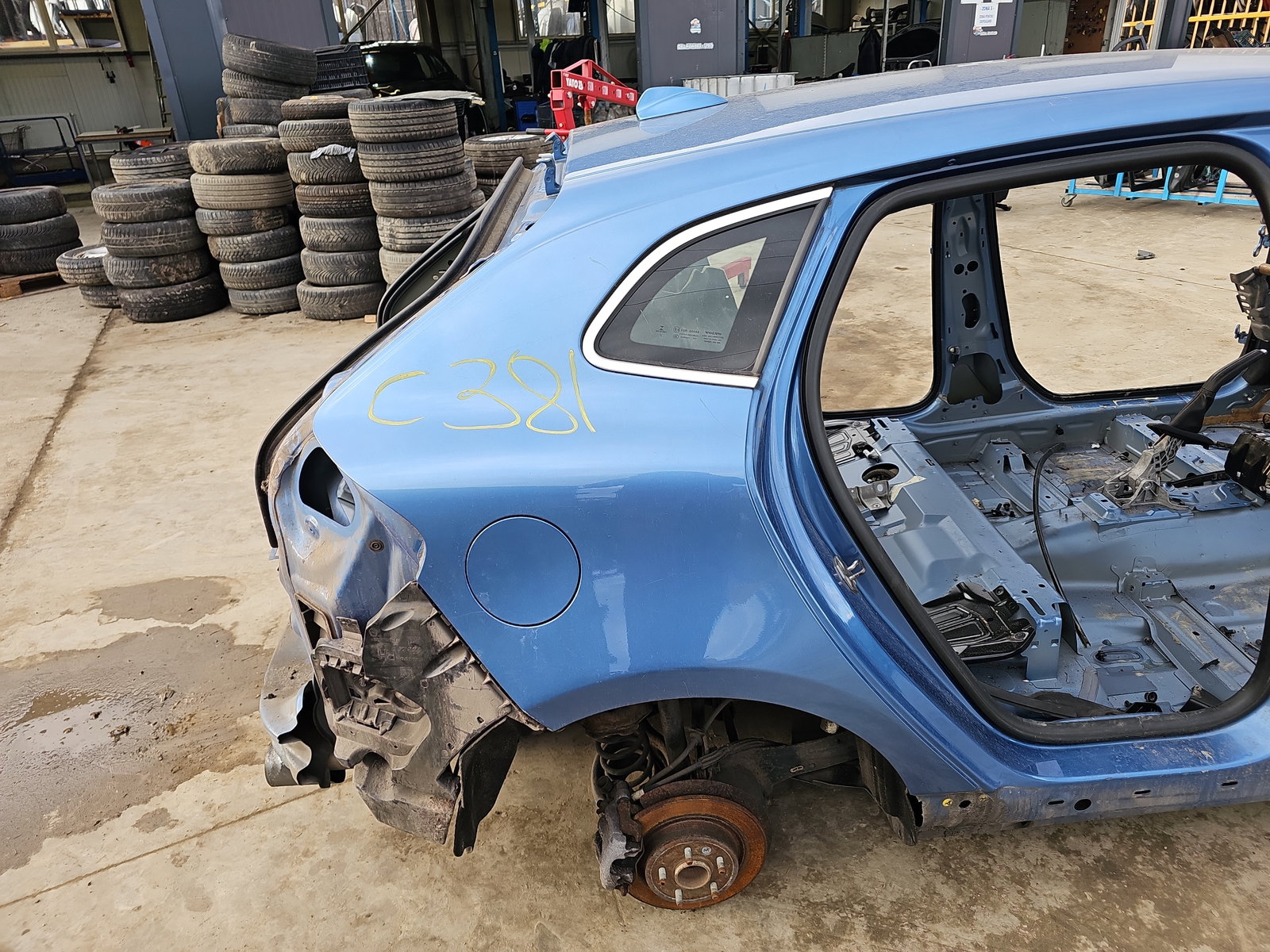 Aripa dreapta spate Volvo V40 Rdesign [Fabr 2013-2019] OEM - imagine 1