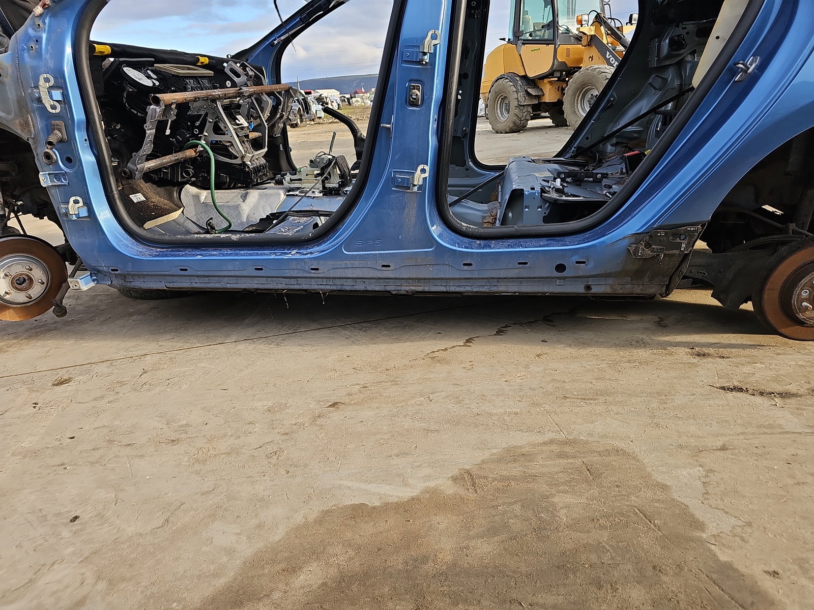 Prag lateral stanga Volvo V40 Rdesign [Fabr 2013-2019] OEM - imagine 1