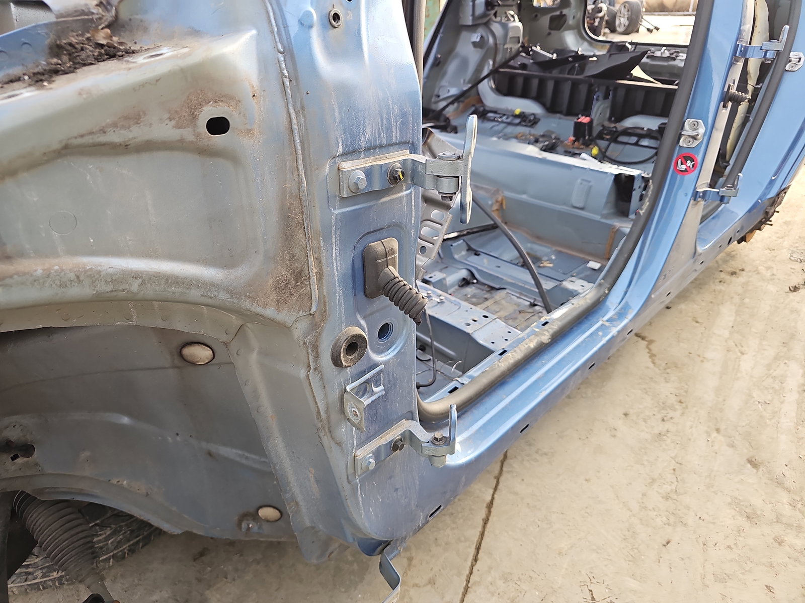 Set balamale usa stanga fata Volvo V40 Rdesign [Fabr 2013-2019] OEM - imagine 2