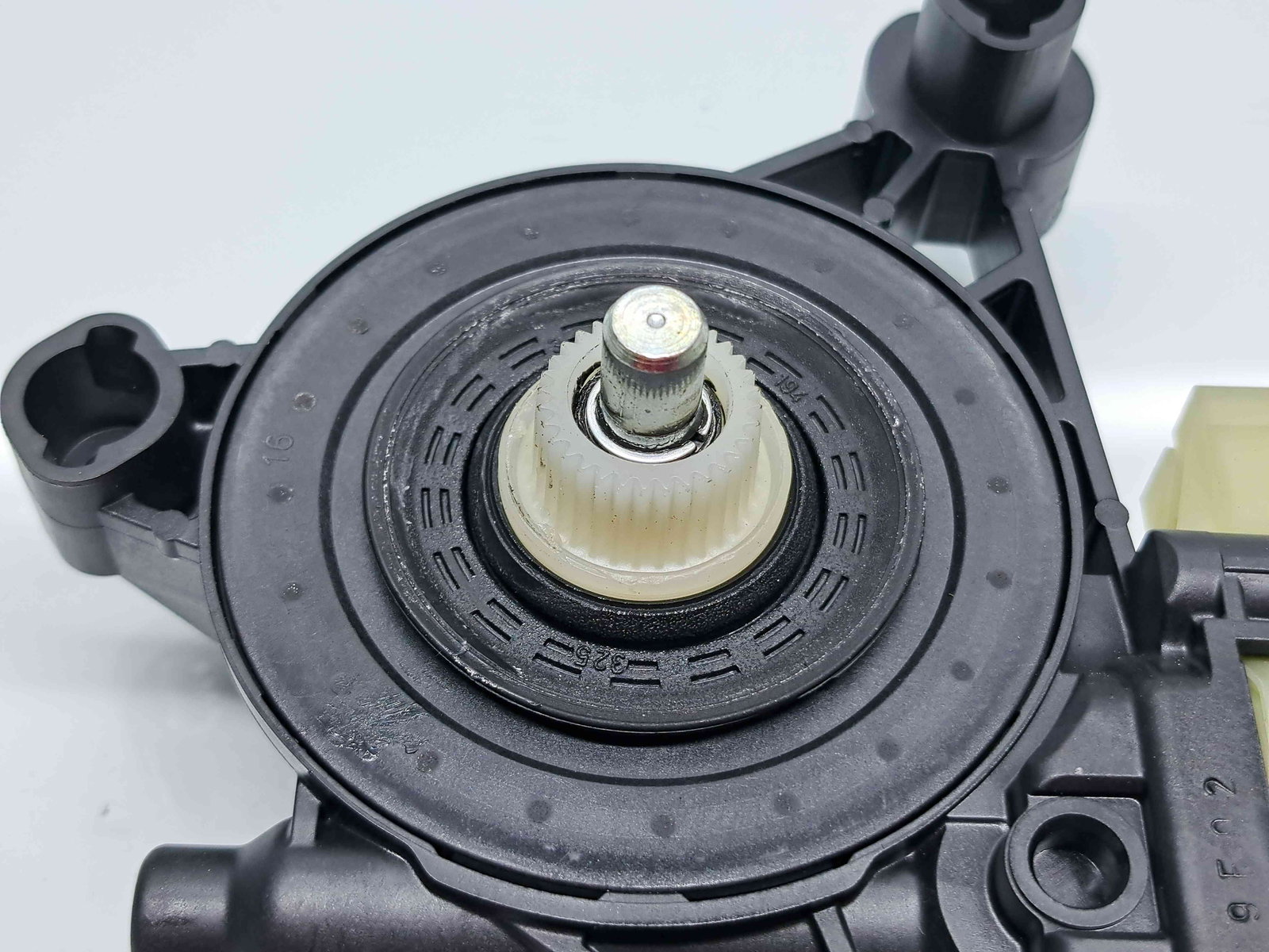 Motoras geam dreapta fata Skoda Superb III (3V3) [Fabr 2015-prezent] 5Q0959802B - imagine 4