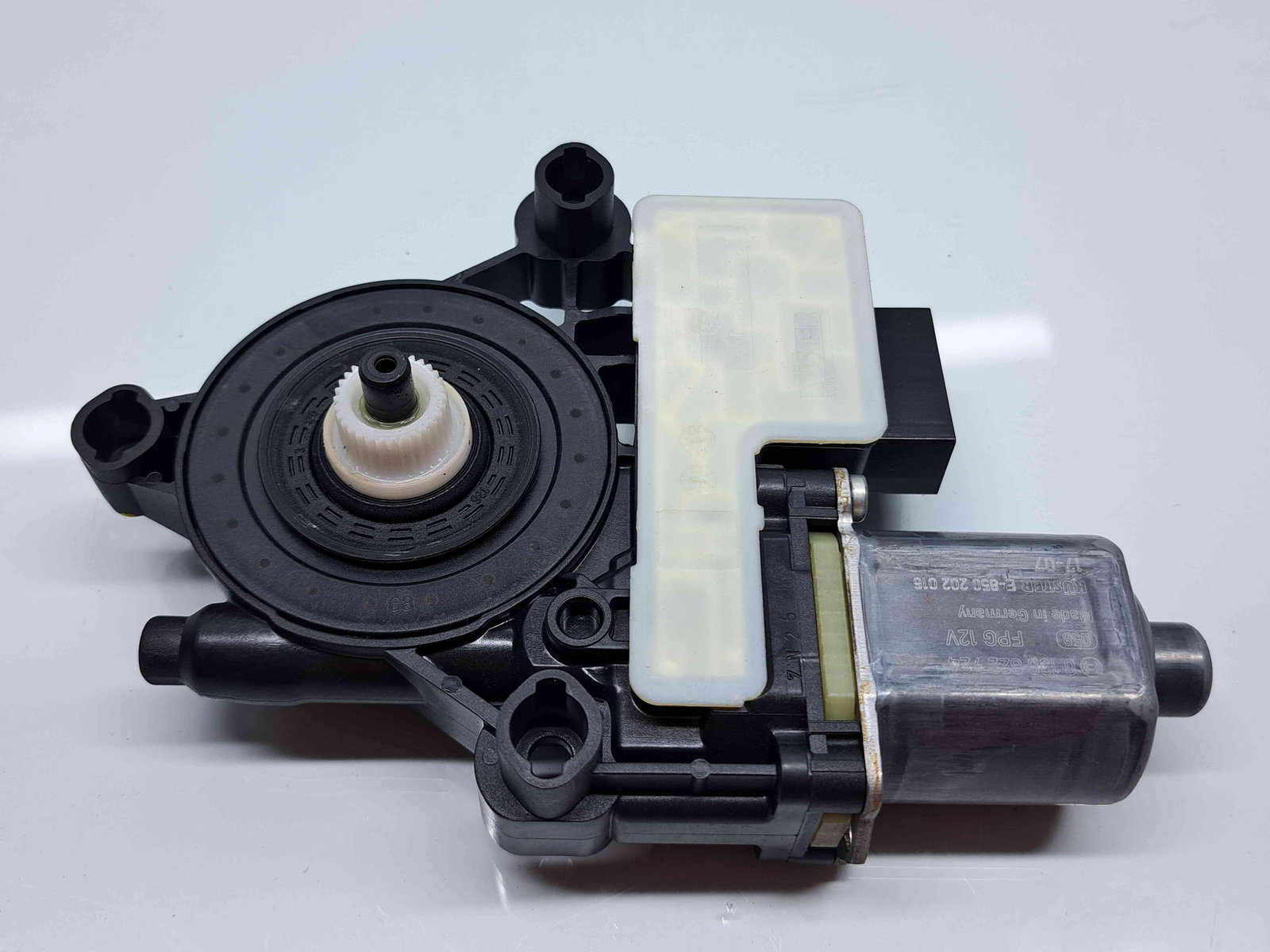 Motoras geam dreapta spate Skoda Superb III (3V3) [Fabr 2015-prezent] 5Q0959812E - imagine 3