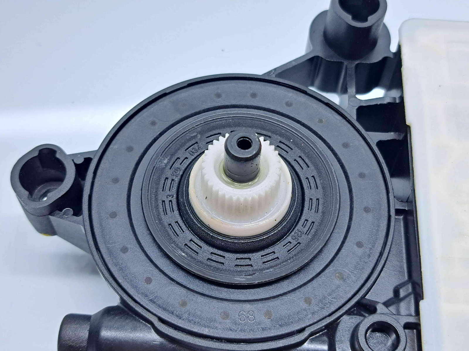 Motoras geam dreapta spate Skoda Superb III (3V3) [Fabr 2015-prezent] 5Q0959812E - imagine 4