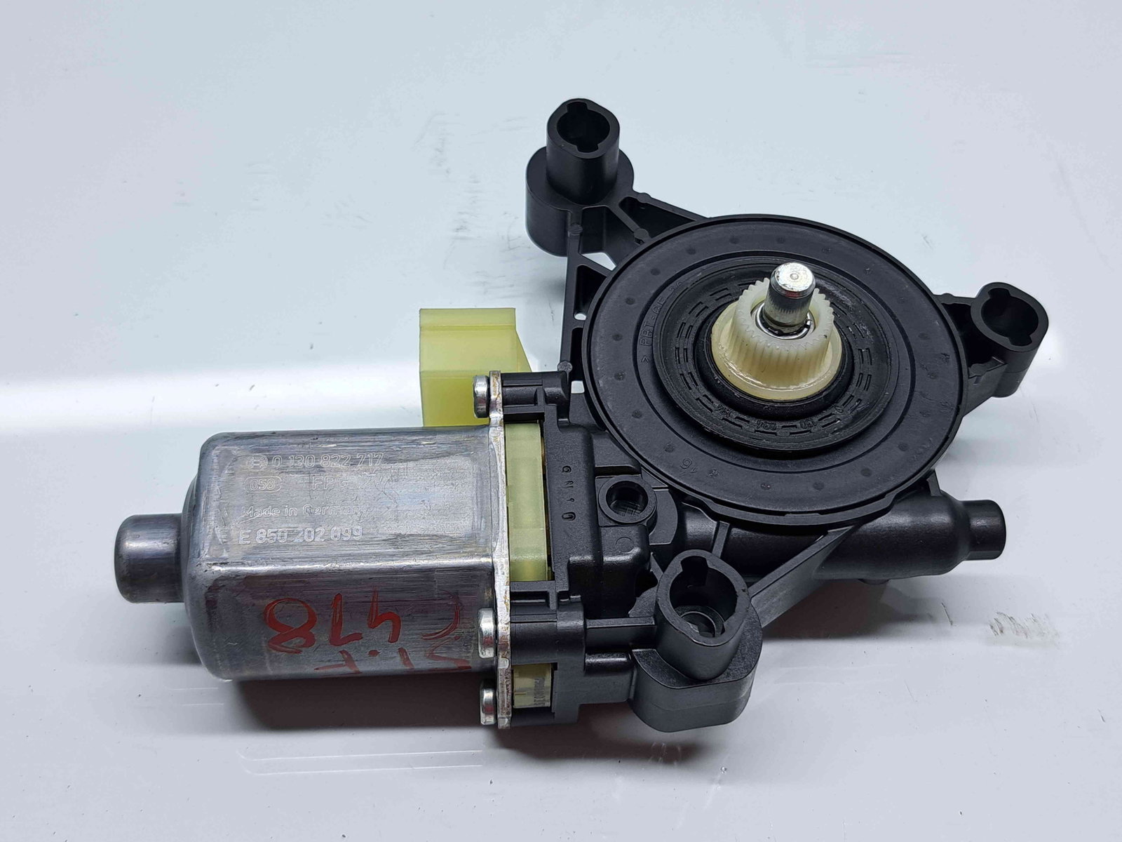 Motoras geam stanga fata Skoda Superb III (3V3) [Fabr 2015-prezent] 5Q0959801B - imagine 3