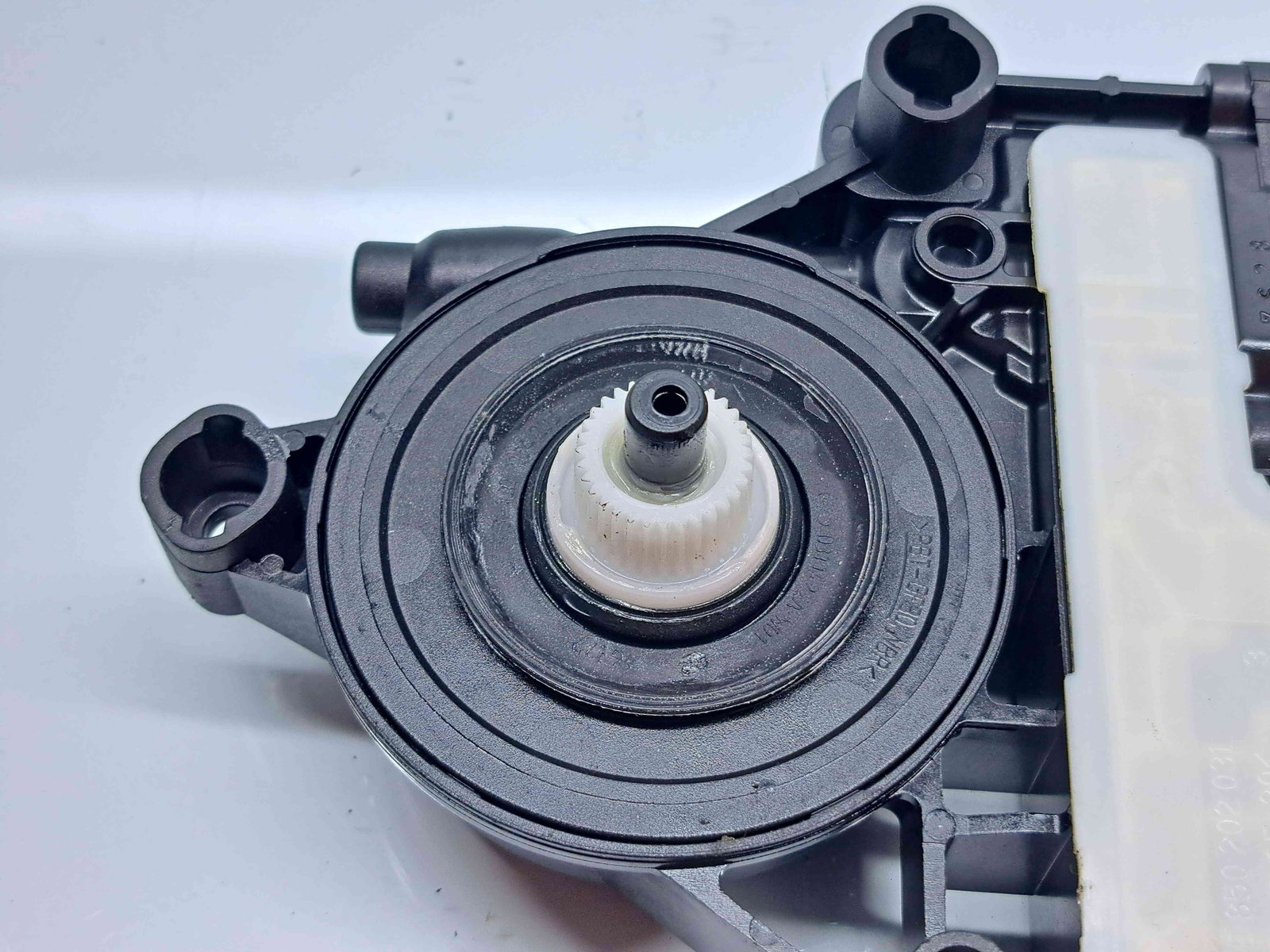 Motoras geam stanga spate Skoda Superb III (3V3) [Fabr 2015-prezent] 5Q0959811E - imagine 4