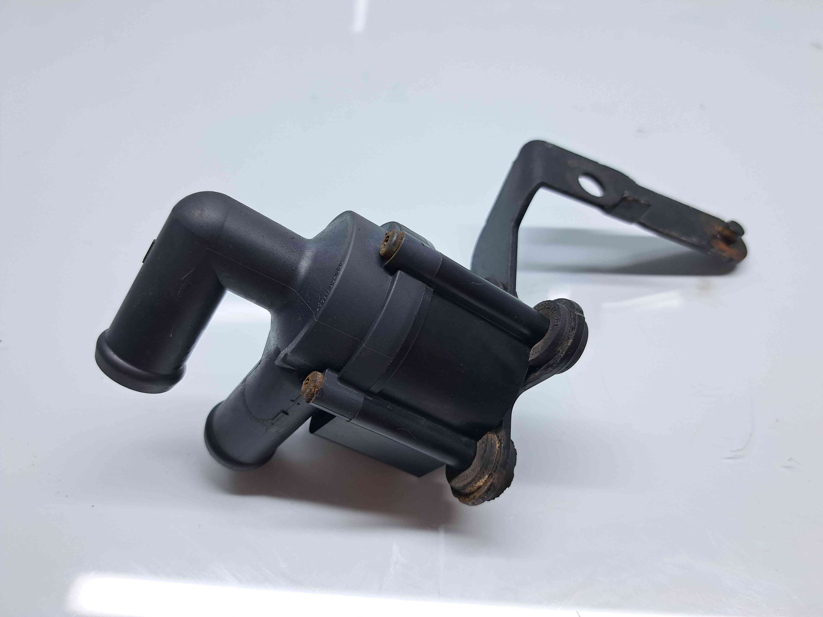 Pompa recirculare apa Audi Q3 (8UB) [Fabr 2011-2018] 5N0965561 2.0 TDI CFFB 103KW / 140CP - imagine 1