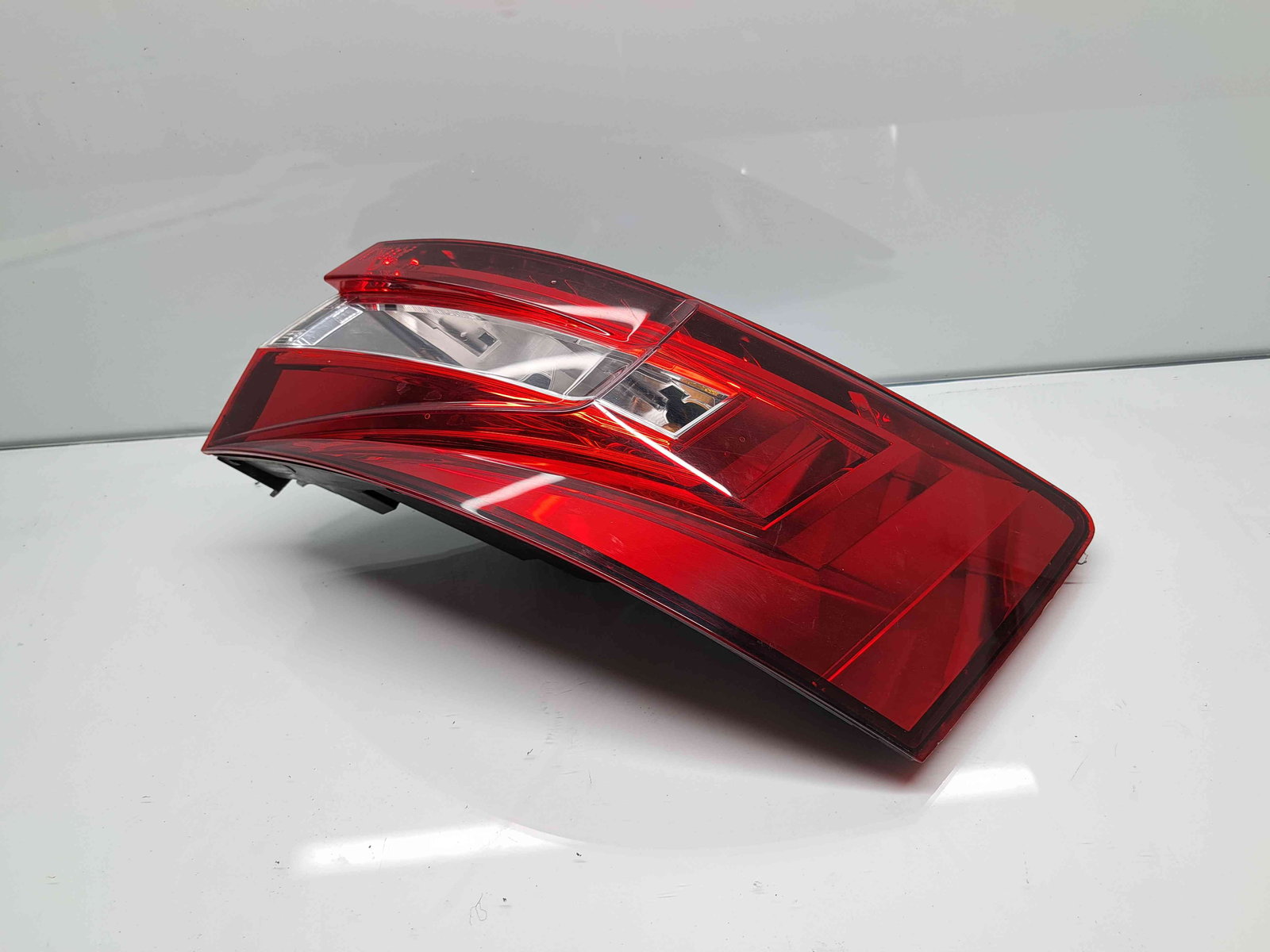 Stop aripa dreapta Skoda Superb III (3V3) [Fabr 2015-prezent] 83V0945208A - imagine 3