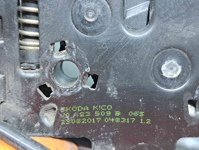 Broasca capota Skoda Superb III (3V3) [Fabr 2015-prezent] 3V0823509B / 3V0823509B