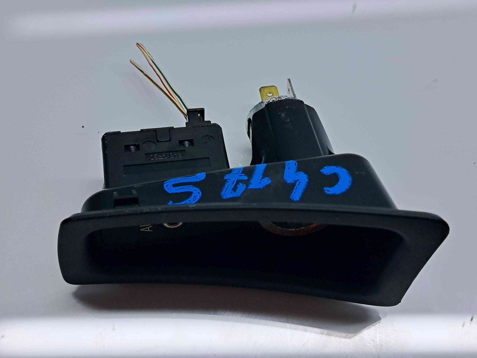 Conector auxiliar USB Bmw 1 cabriolet (E88) [Fabr 2008-2013] 6930561 - imagine 2