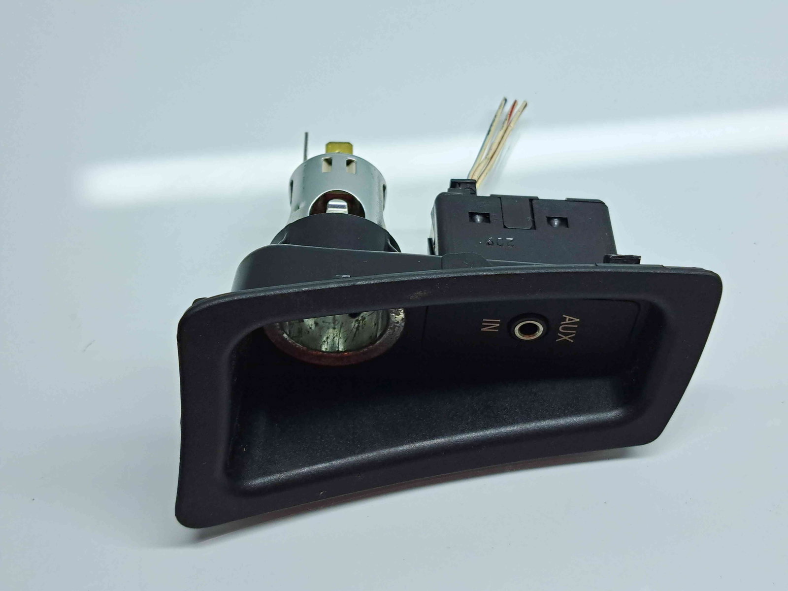 Conector auxiliar USB Bmw 1 cabriolet (E88) [Fabr 2008-2013] 6930561 - imagine 3