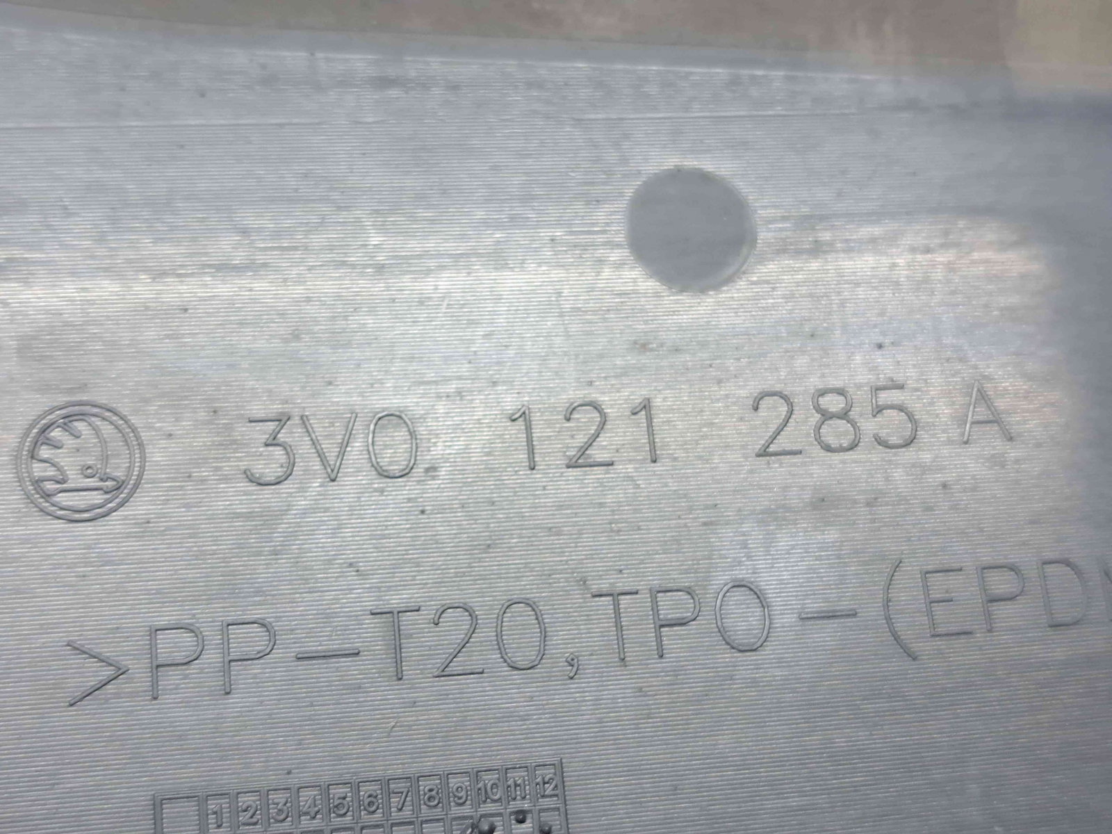 Deflector aer Skoda Superb III (3V3) [Fabr 2015-prezent] 3V0121285A - imagine 4