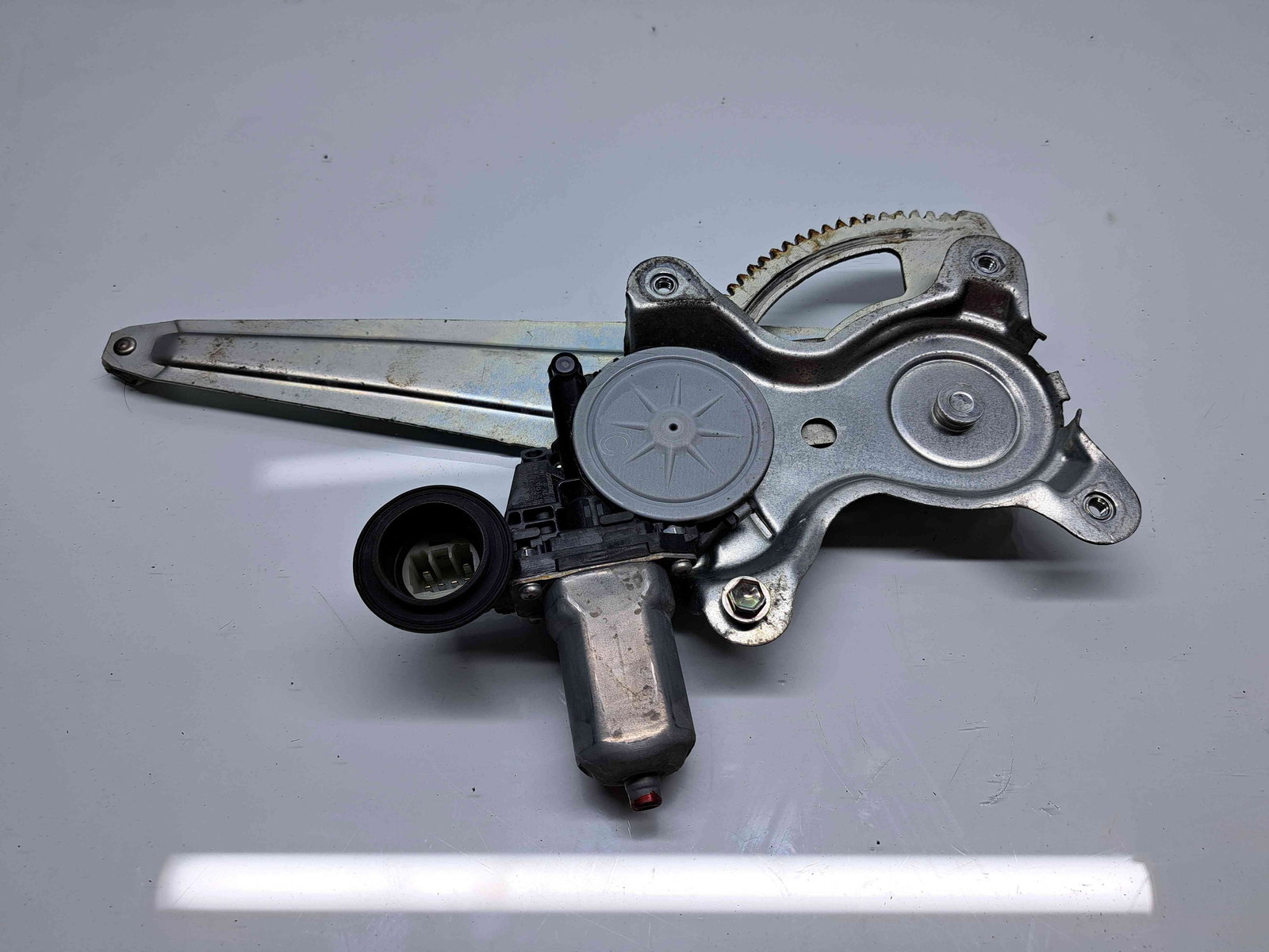 Macara electrica geam dreapta spate Toyota Rav 4 III (ACA3, ACE, ALA3, GSA3, ZSA3) [Fabr 2005-2013] Facelift OEM - imagine 2